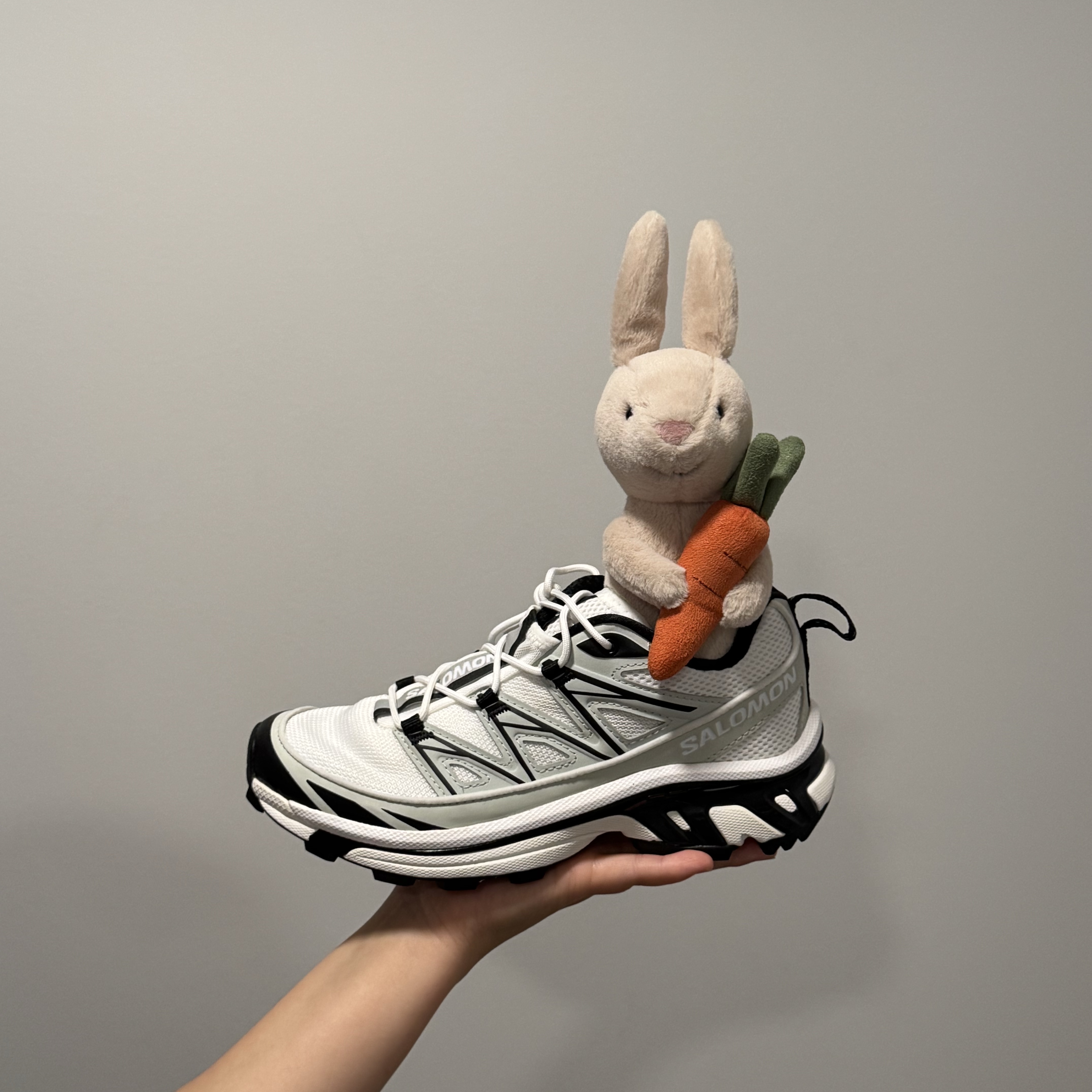 Salomon XT-6 Expanse White Metal Black 착용 스타일