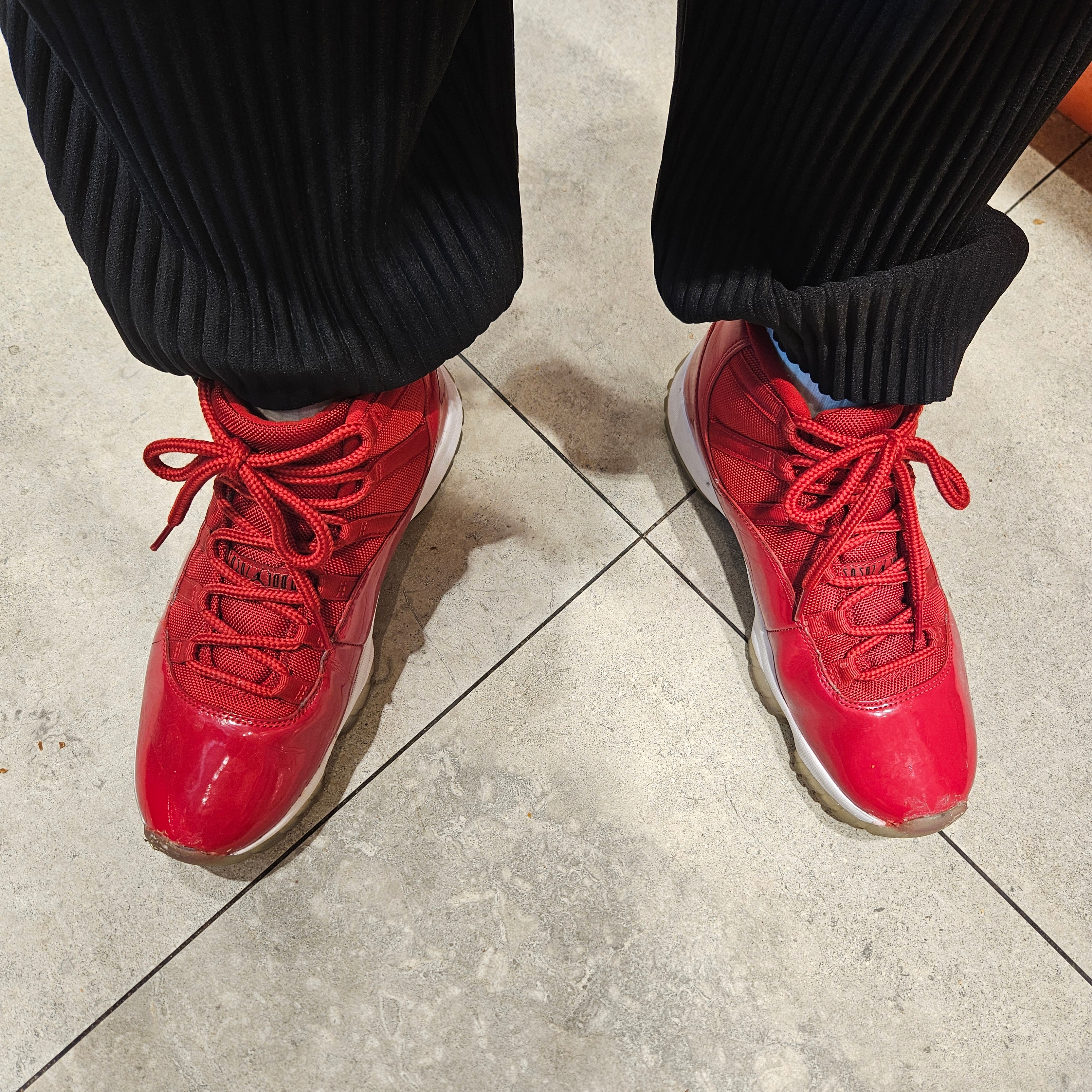 Jordan 11 Retro Win Like 96 Gym Red 착용 스타일