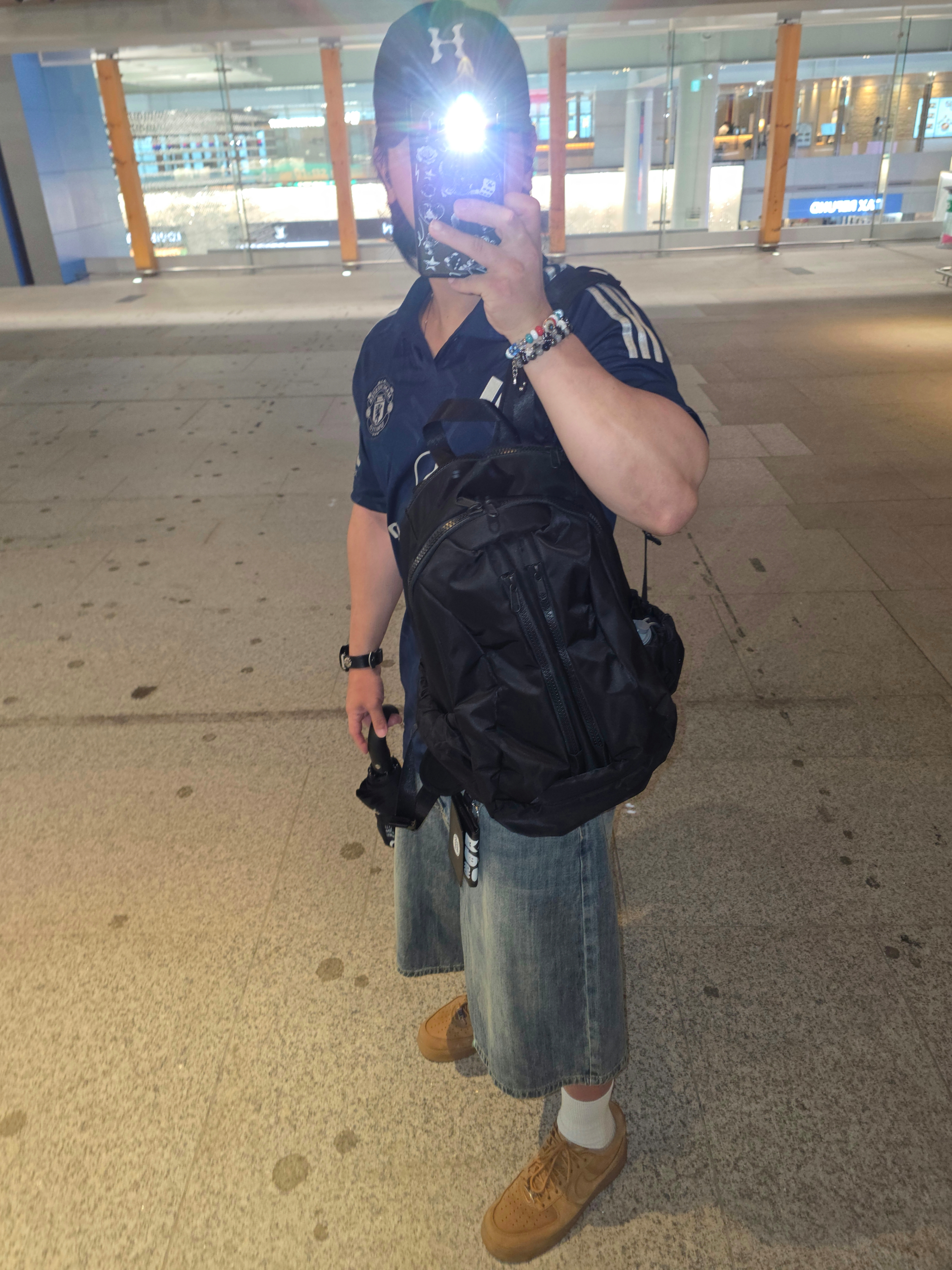 Nike x Supreme Air Force 1 Low Flax, Adidas Manchester United 2024/25 Away Jersey Night Indigo - KR Sizing (Non Marking Ver.) 착용 스타일 - 3