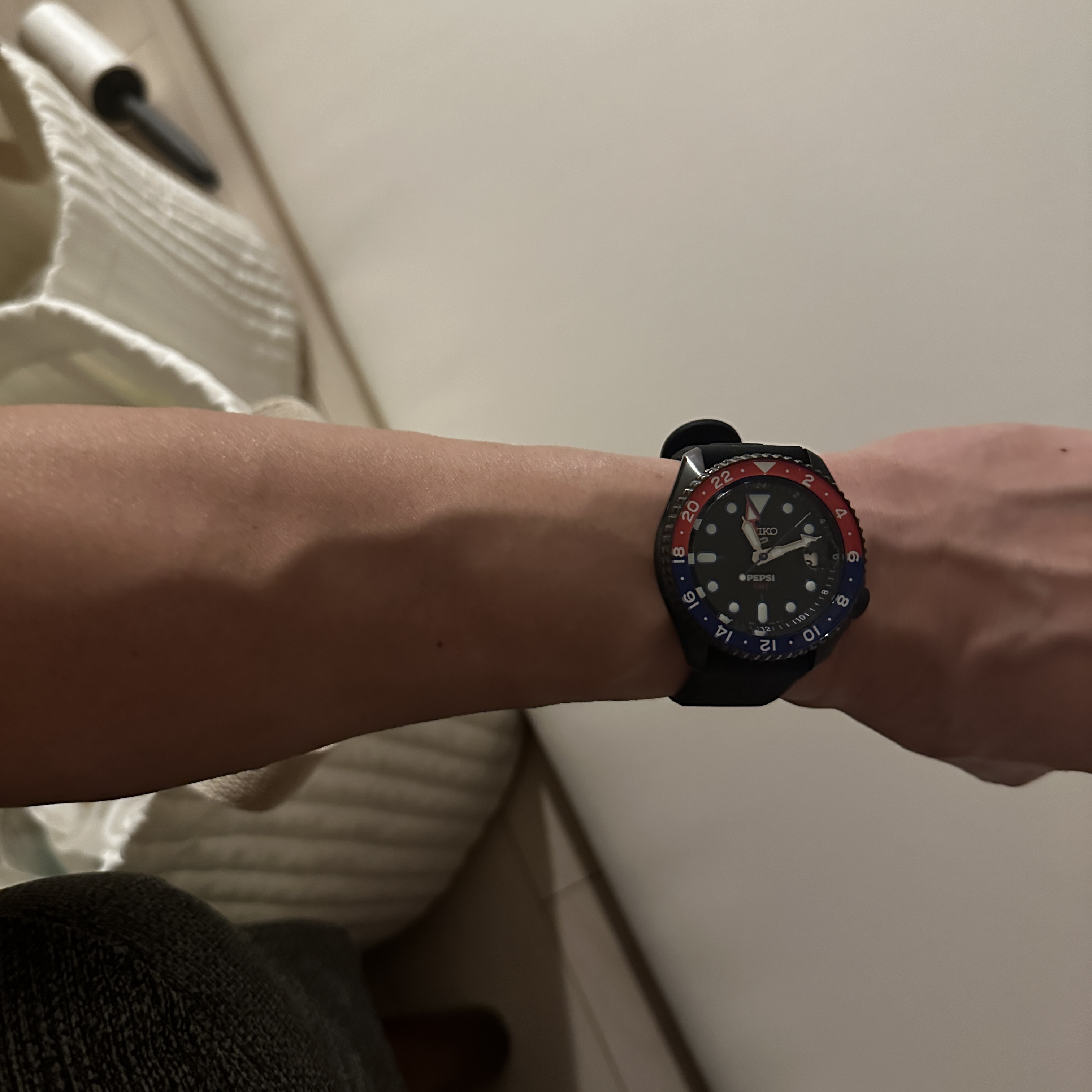 Seiko x Pepsi 5 Sports SSK047 Blue Red 착용 스타일