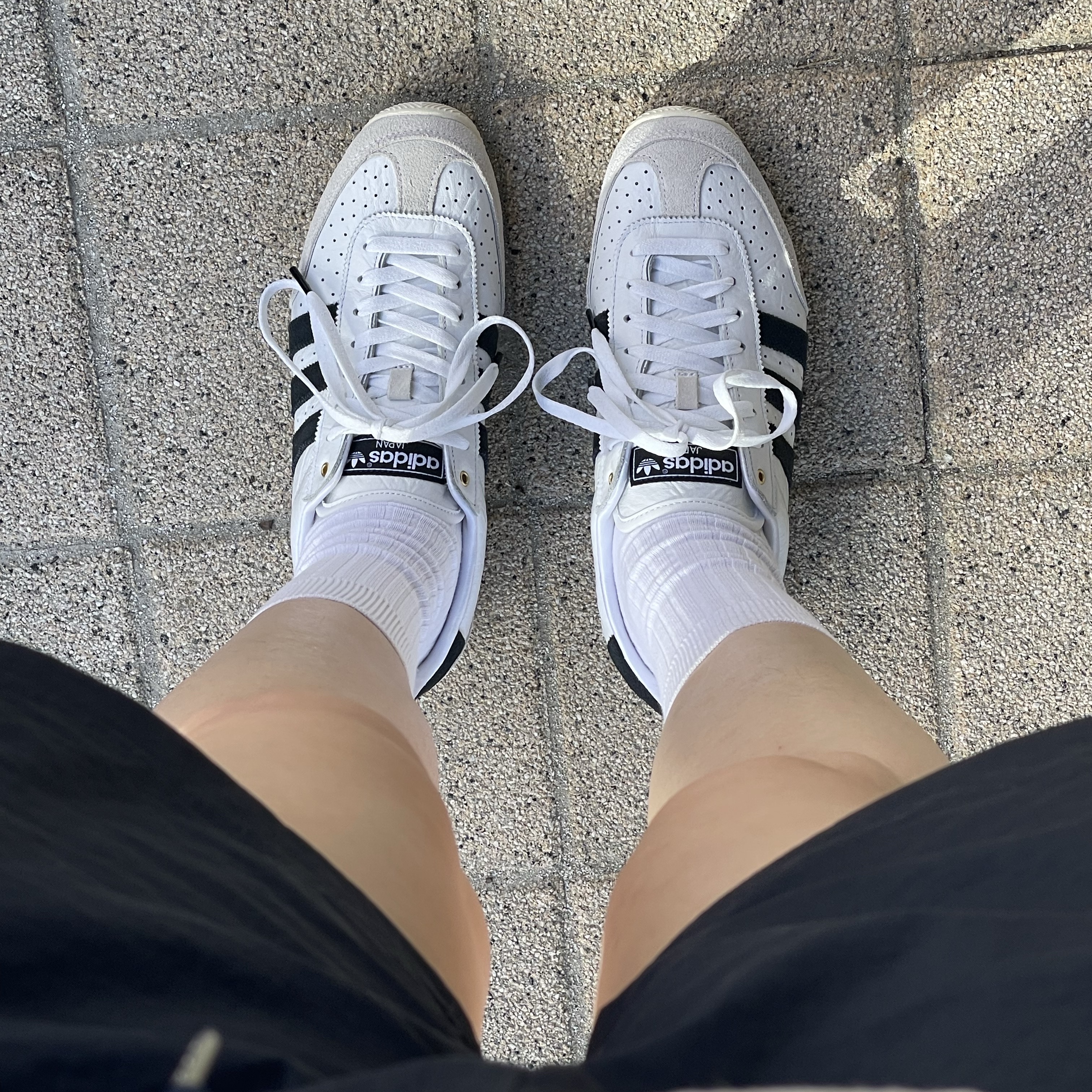 (W) Adidas Japan Cloud White Core Black 착용 스타일