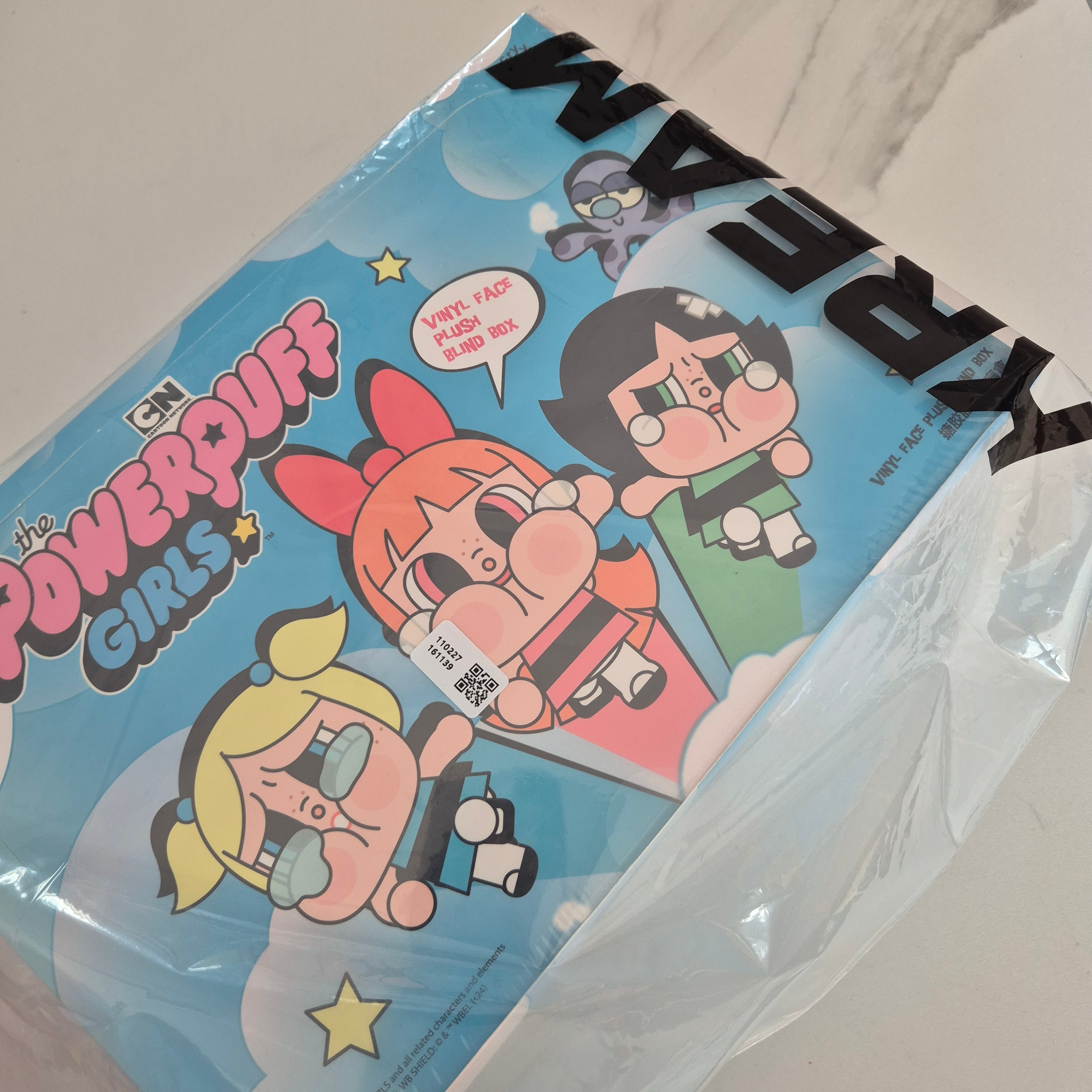 Pop Mart Crybaby x Powerpuff Girls Series Keyring Sealed Case (6 Blind Boxes) 착용 스타일