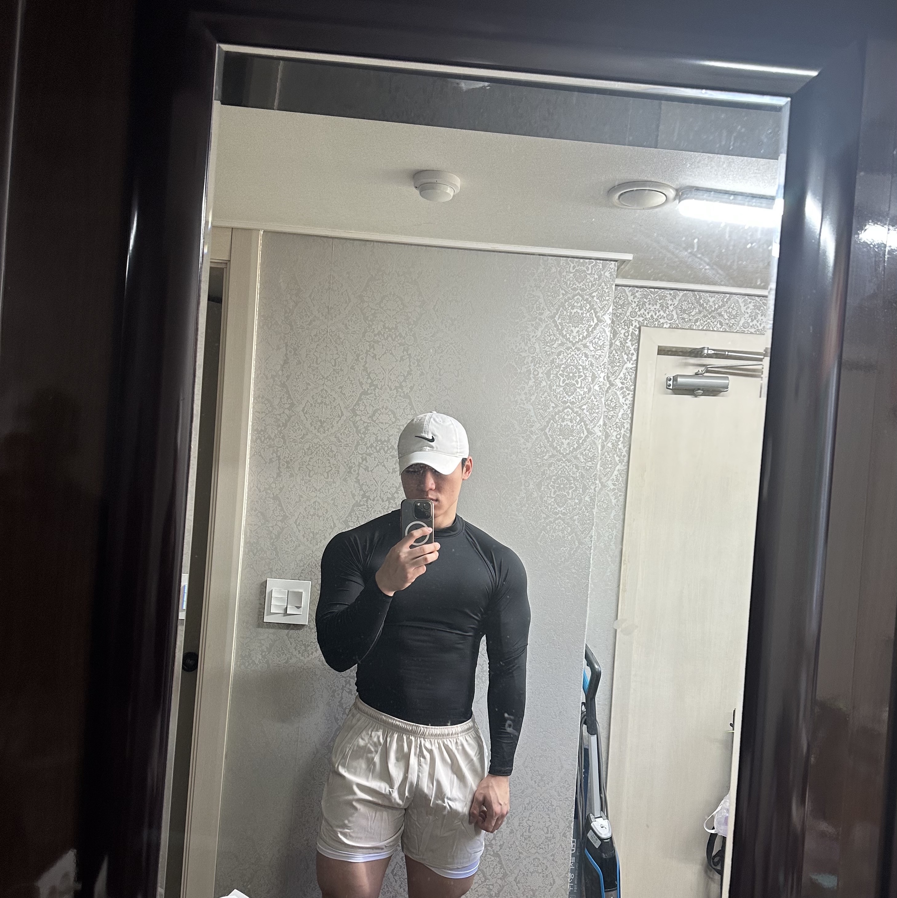 Nike Pro Dri-Fit Fitness Mock Neck Long Sleeve Top Black - Asia, Nike Pro Dri-Fit Tight Long Sleeve Fitness Top Black - Asia 착용 스타일 - 1