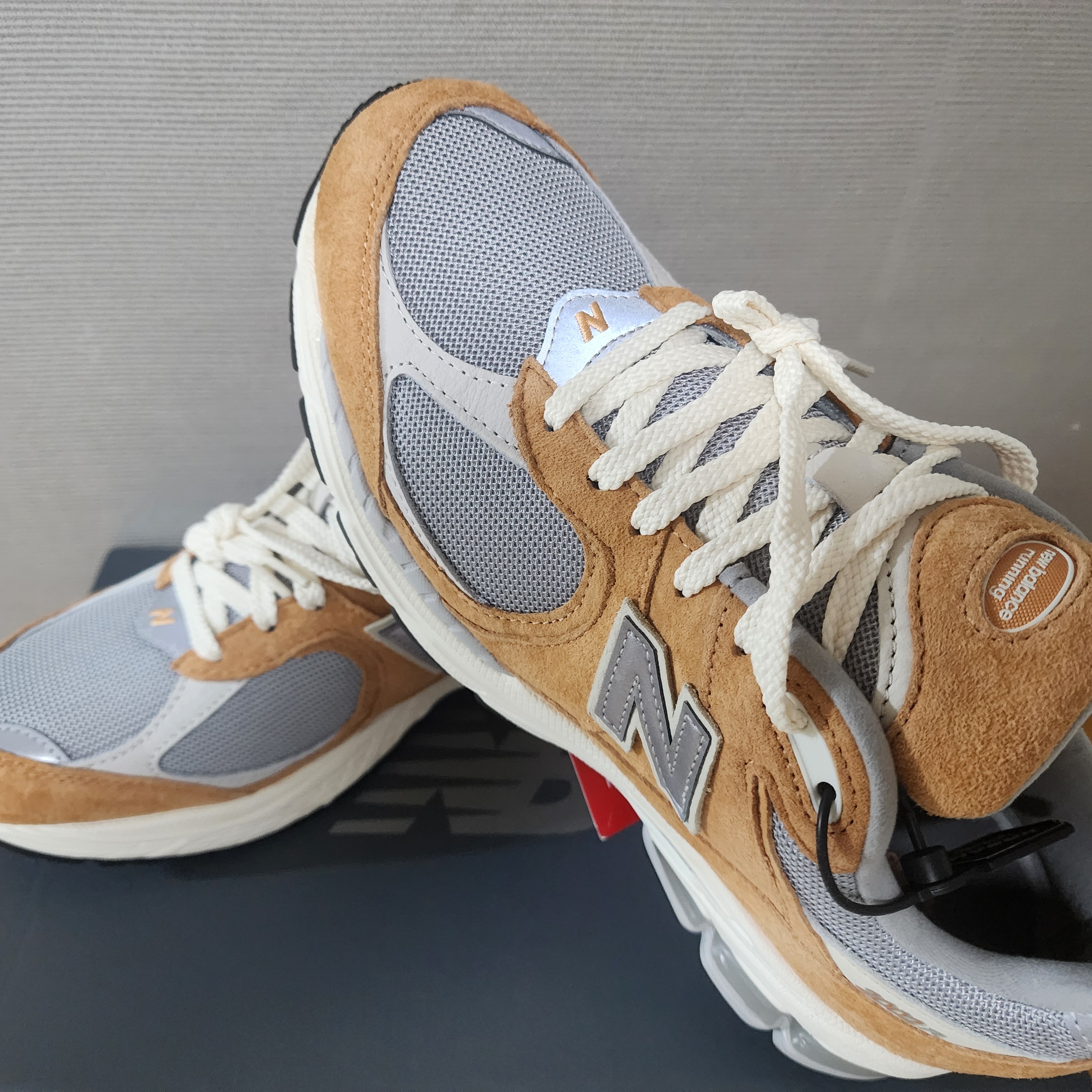 New Balance x Joe Freshgoods 992 Made in USA Aged Well 착용 스타일 - 6