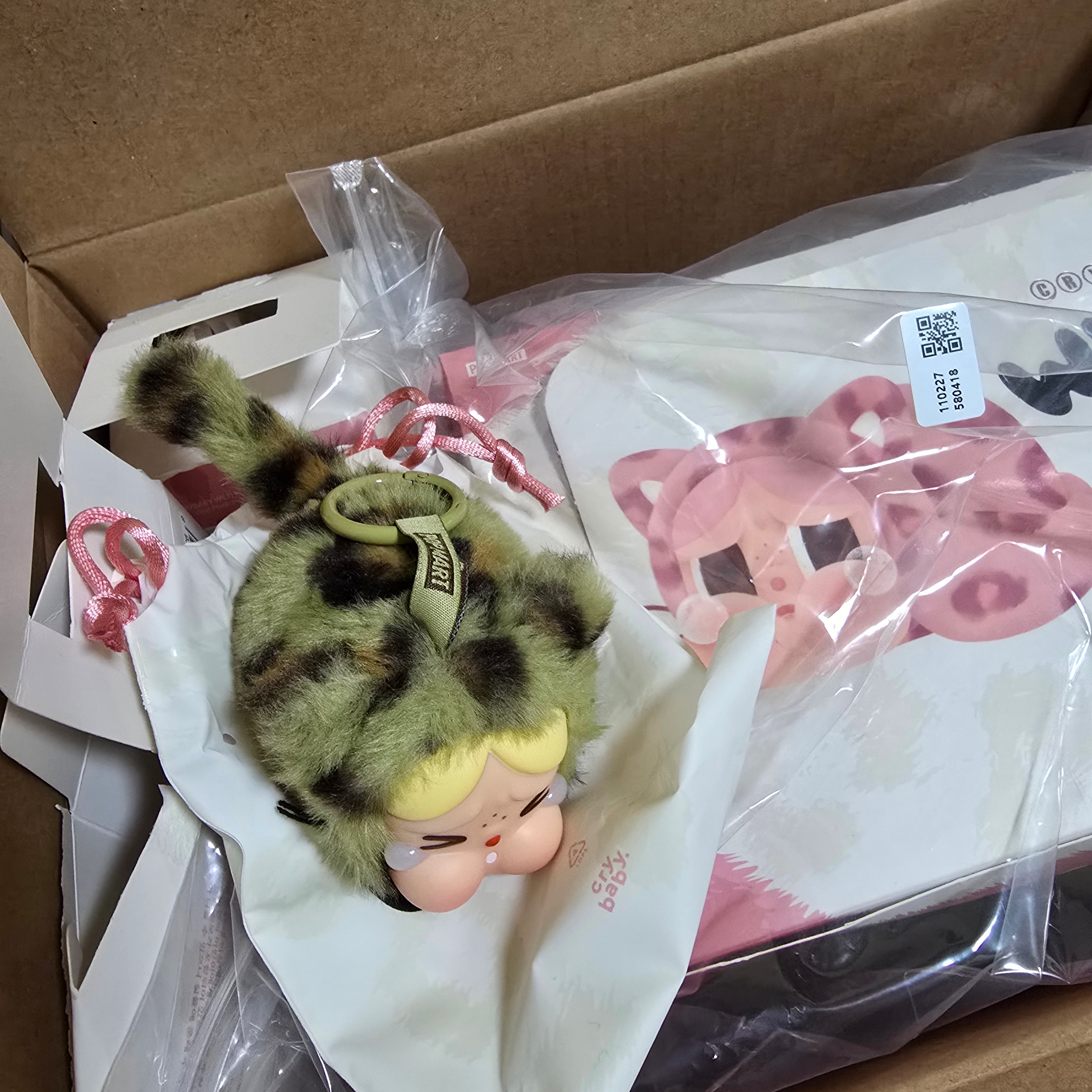 Pop Mart Crybaby Wild But Cutie Series Vinyl Plush Pendant (6 Blind Boxes) 착용 스타일 - 1