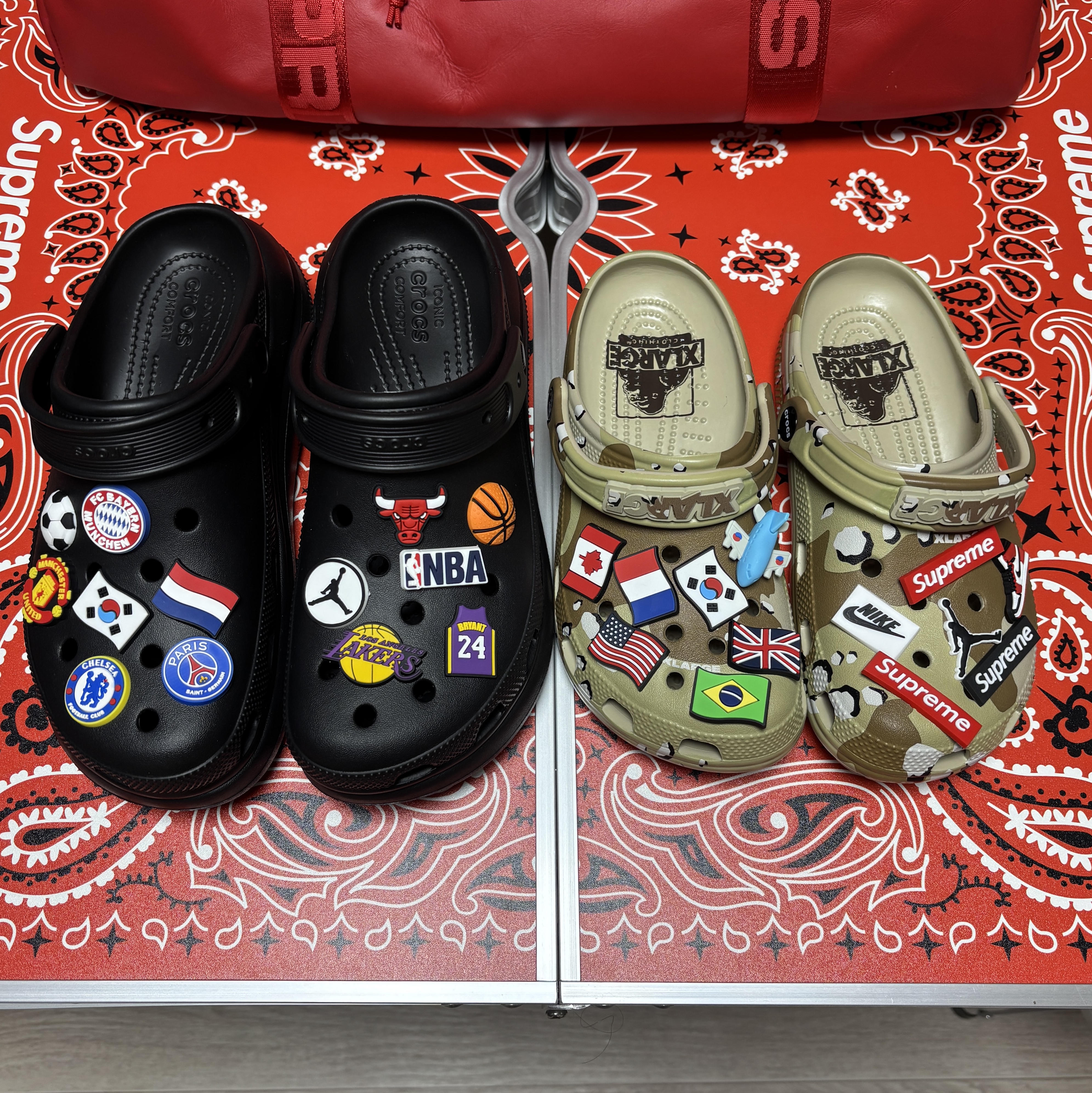 Crocs Classic Crush Clog Black, Crocs x XLarge Classic Clog Desert Camo 착용 스타일