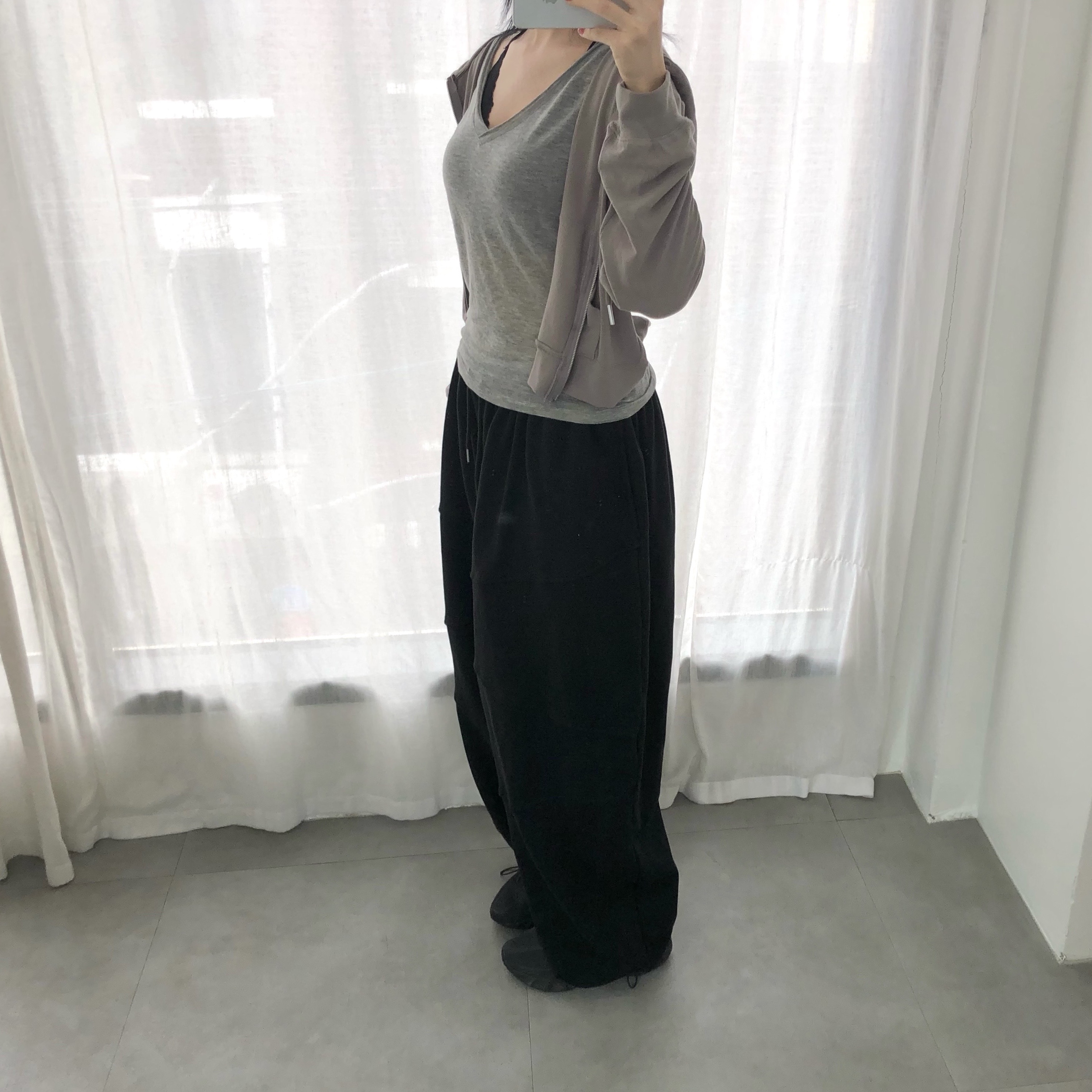 Nike x Hyein Seo Ava Rover Black 착용 스타일