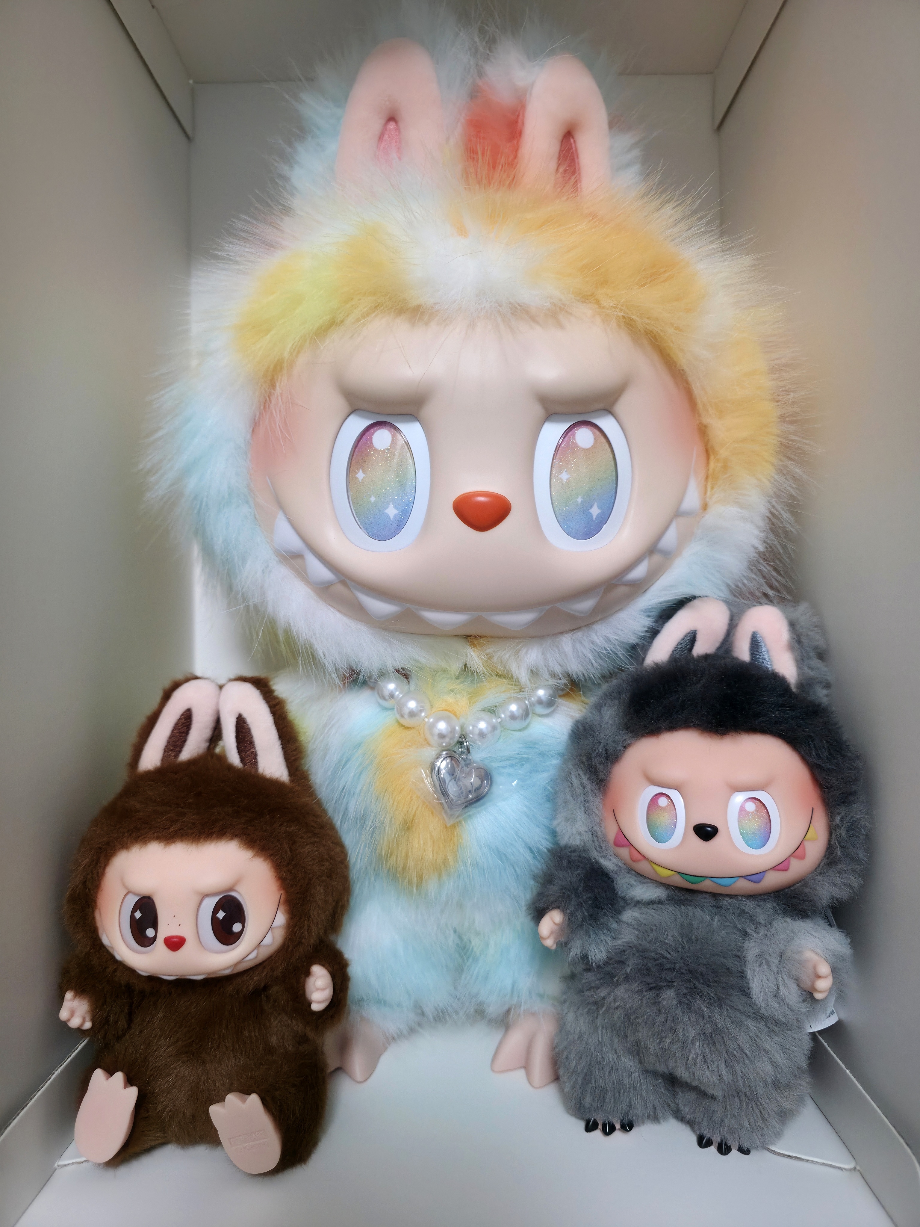 Pop Mart Labubu The Monsters Big Into Energy Series-Rock The Universe Vinyl Plush Doll, Pop Mart Labubu The Monsters Highlight Series ID Keyring (Opened Case) 착용 스타일