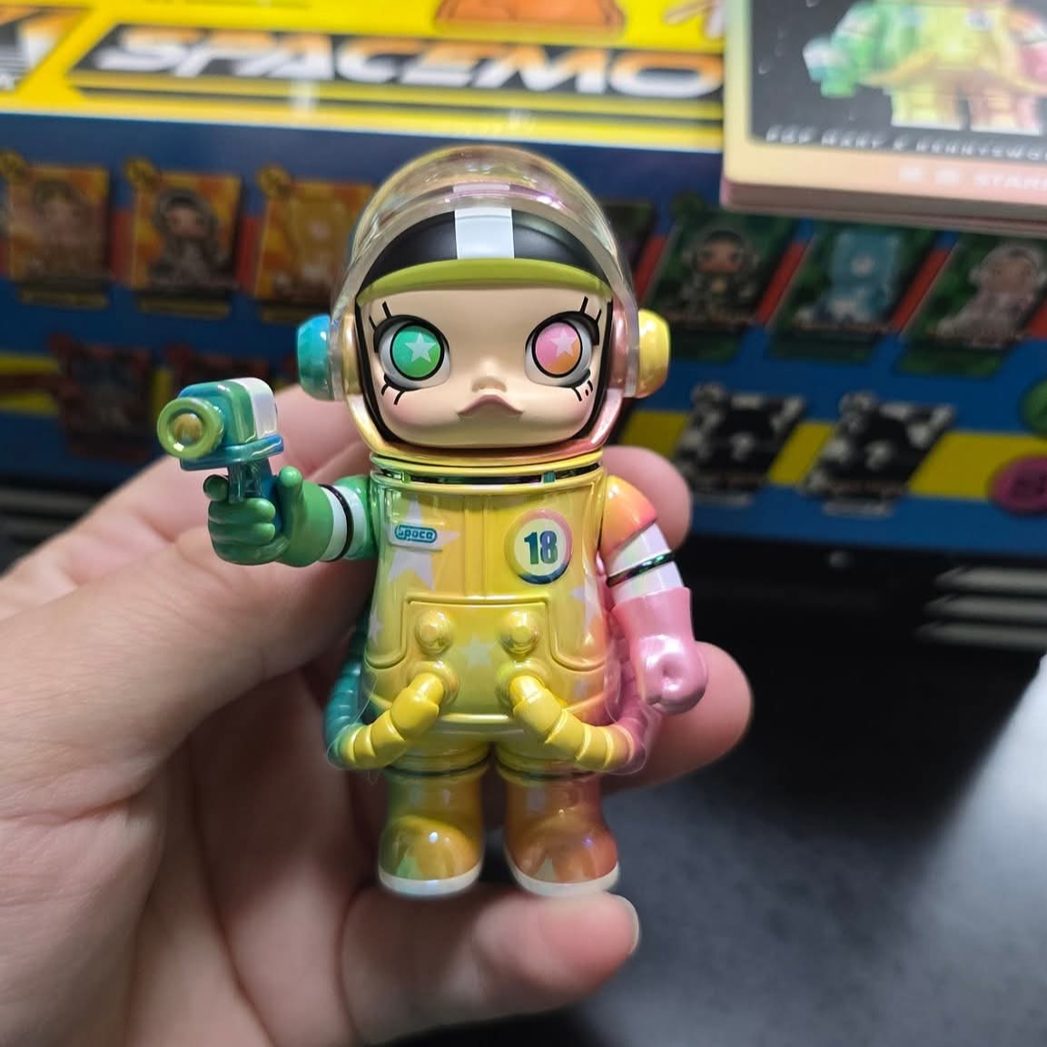 Pop Mart Mega Space Molly Series 3 Sealed Case 100% (9 Blind Boxes) 착용 스타일