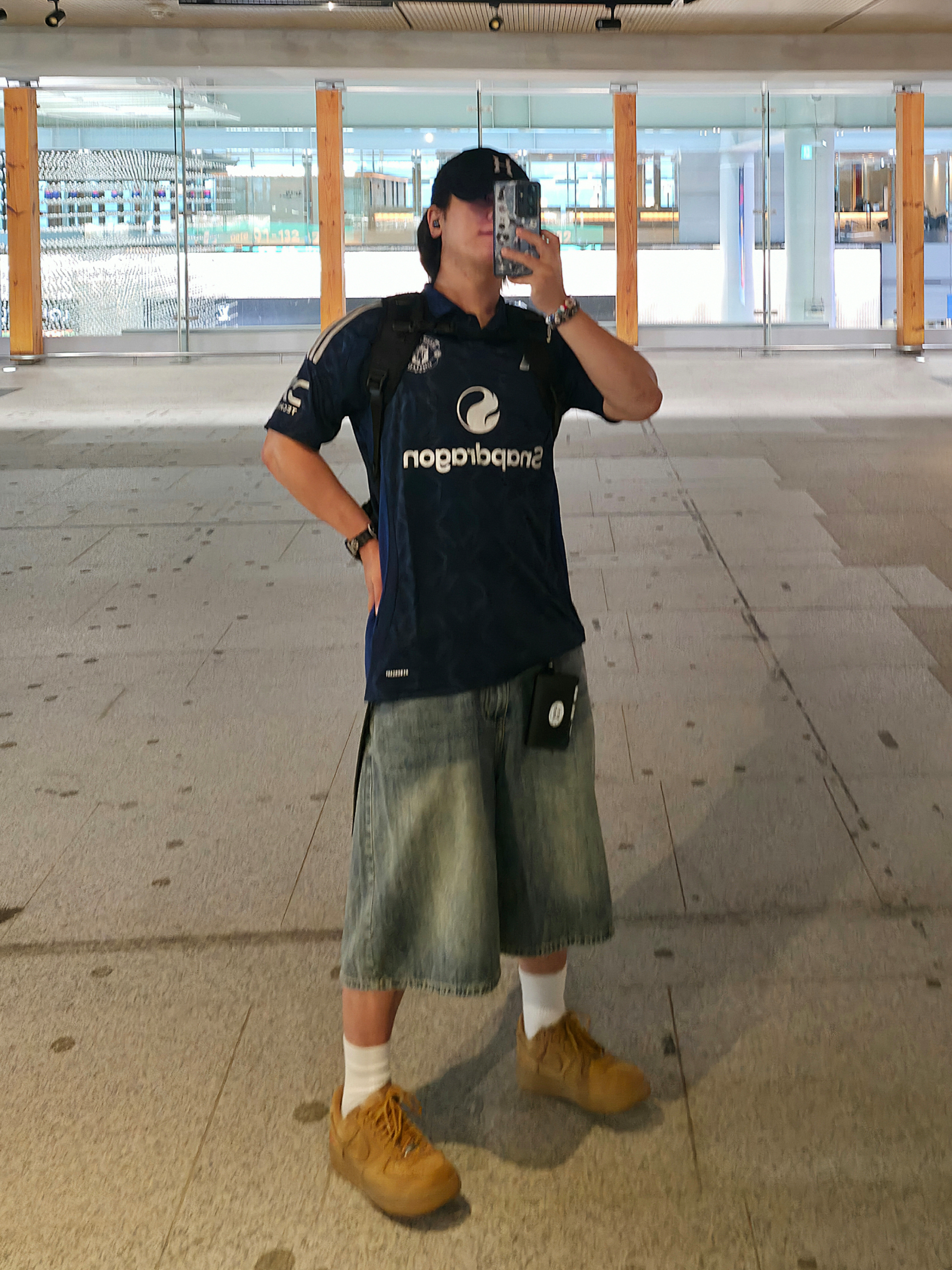 Nike x Supreme Air Force 1 Low Flax, Adidas Manchester United 2024/25 Away Jersey Night Indigo - KR Sizing (Non Marking Ver.) 착용 스타일 - 1