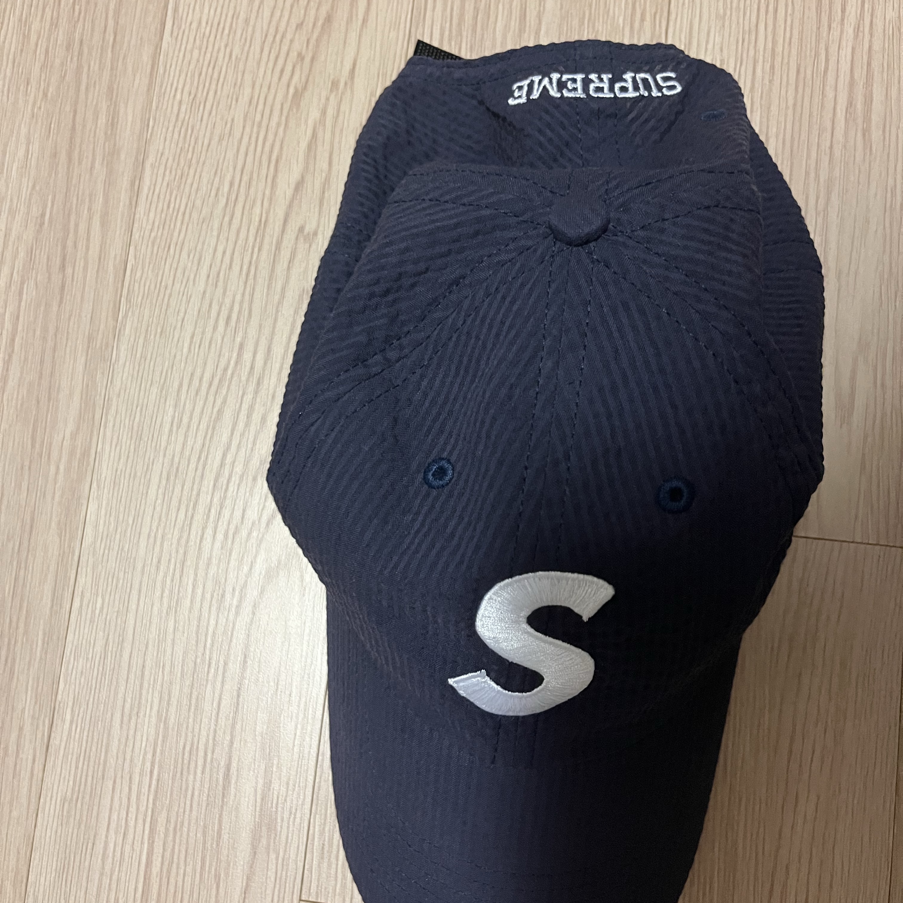 Supreme Seersucker S Logo 6-Panel Navy - 24SS 착용 스타일