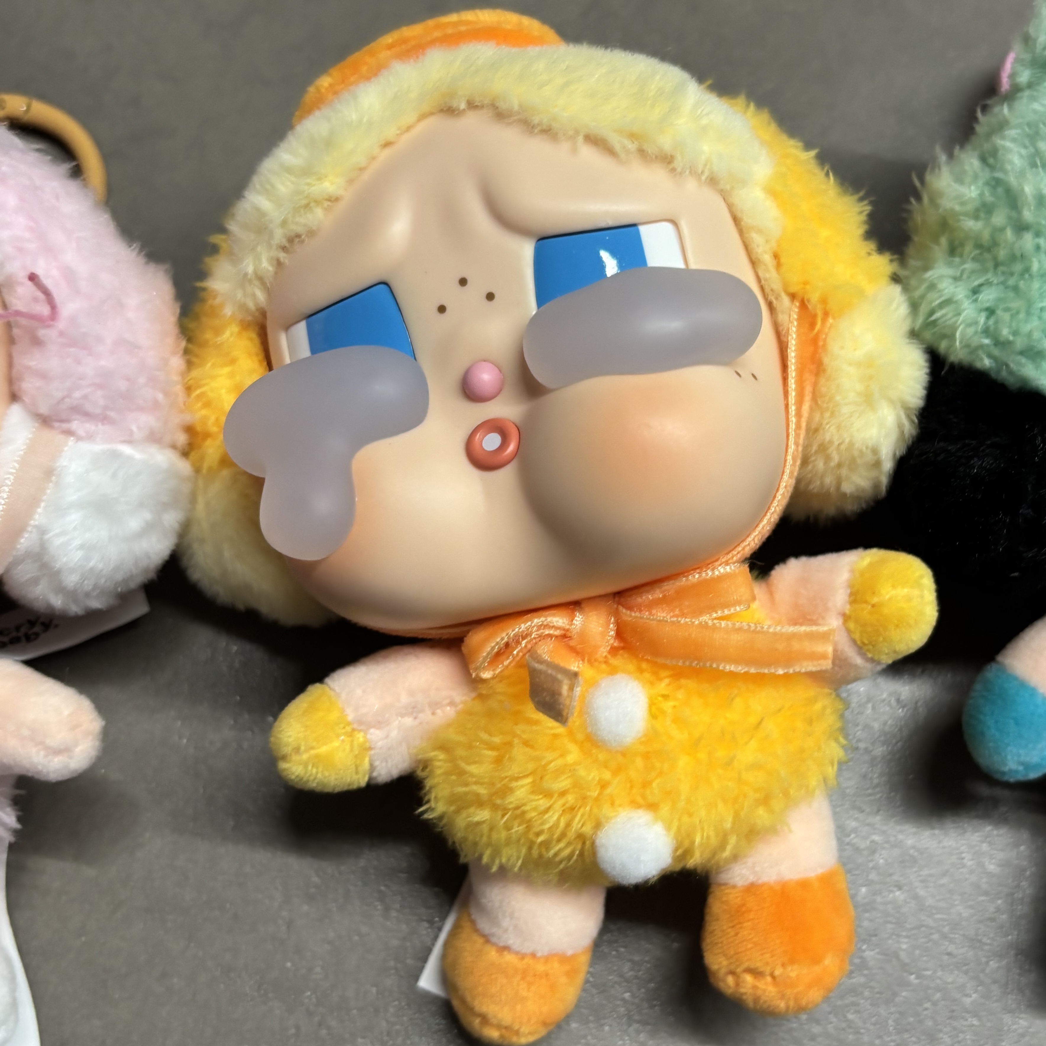 Pop Mart Crybaby Crying Again Series Plush Keyring Sealed Case (6 Blind Boxes) 착용 스타일 - 6
