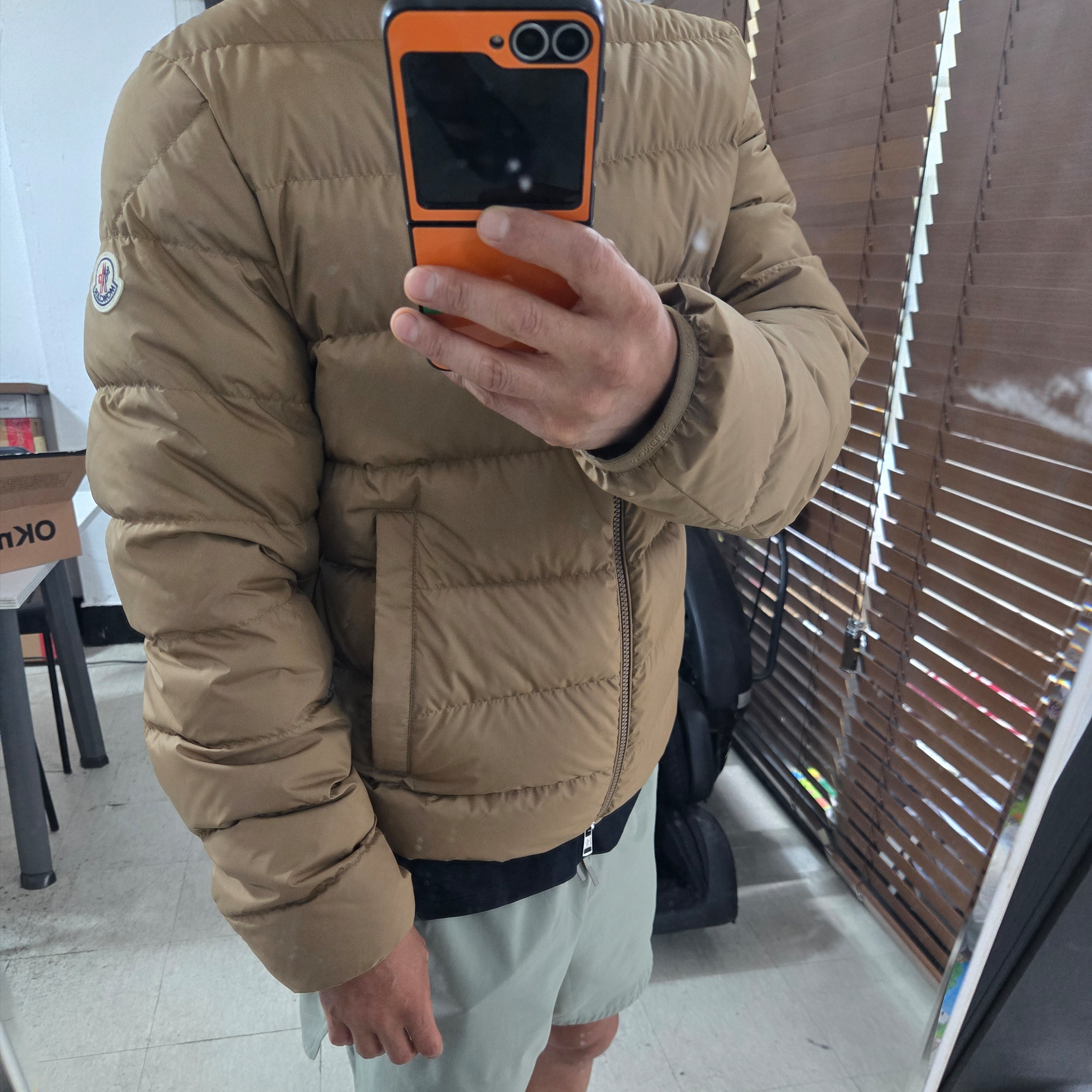 Moncler Baudinet Short Down Jacket Beige - 25FW 착용 스타일