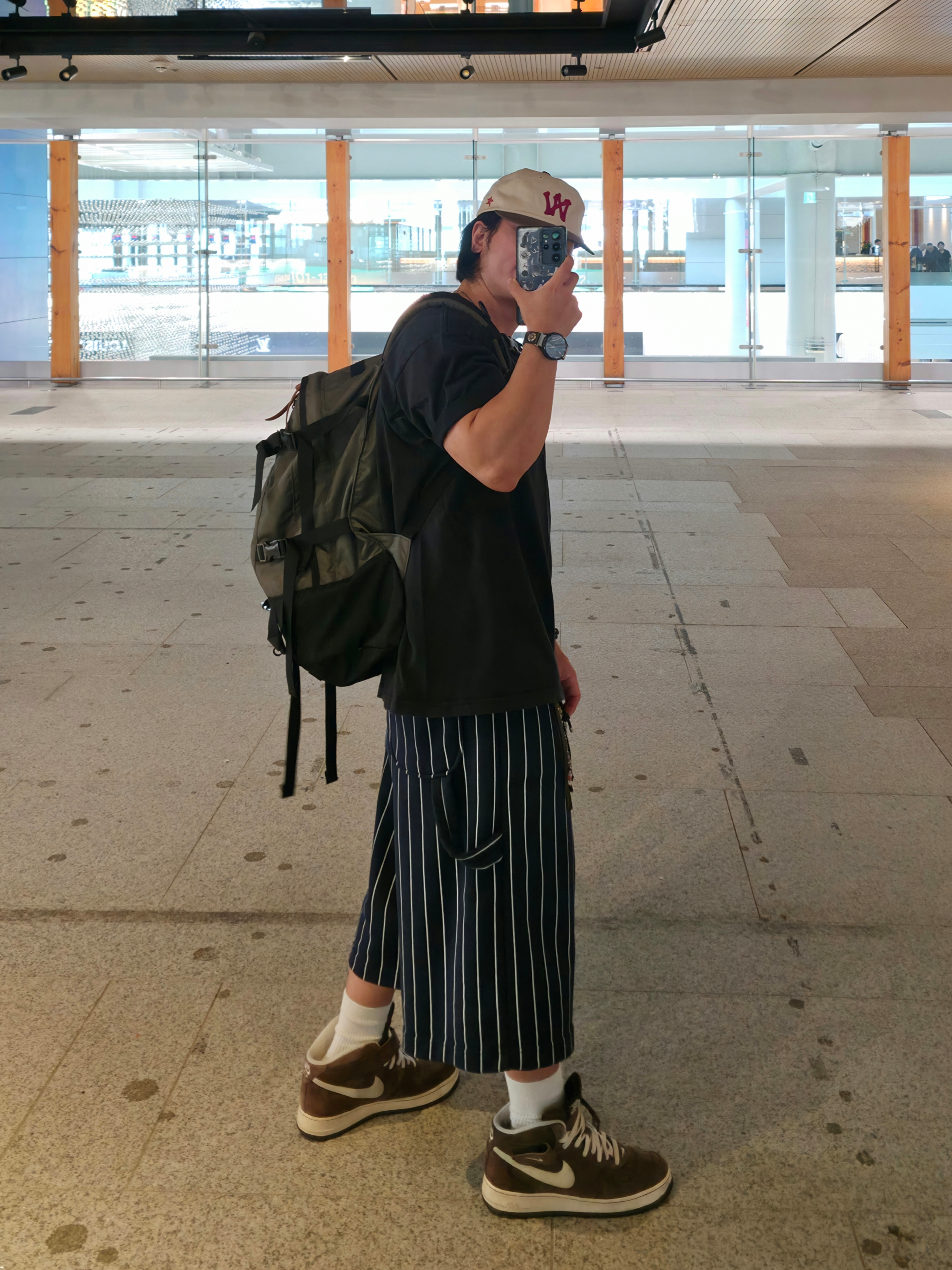 MJD X TRSC Stripe Side Snap Wide Carpenter Bermuda Pants Navy, Nike Air Force 1 Mid '07 QS Chocolate 착용 스타일 - 2