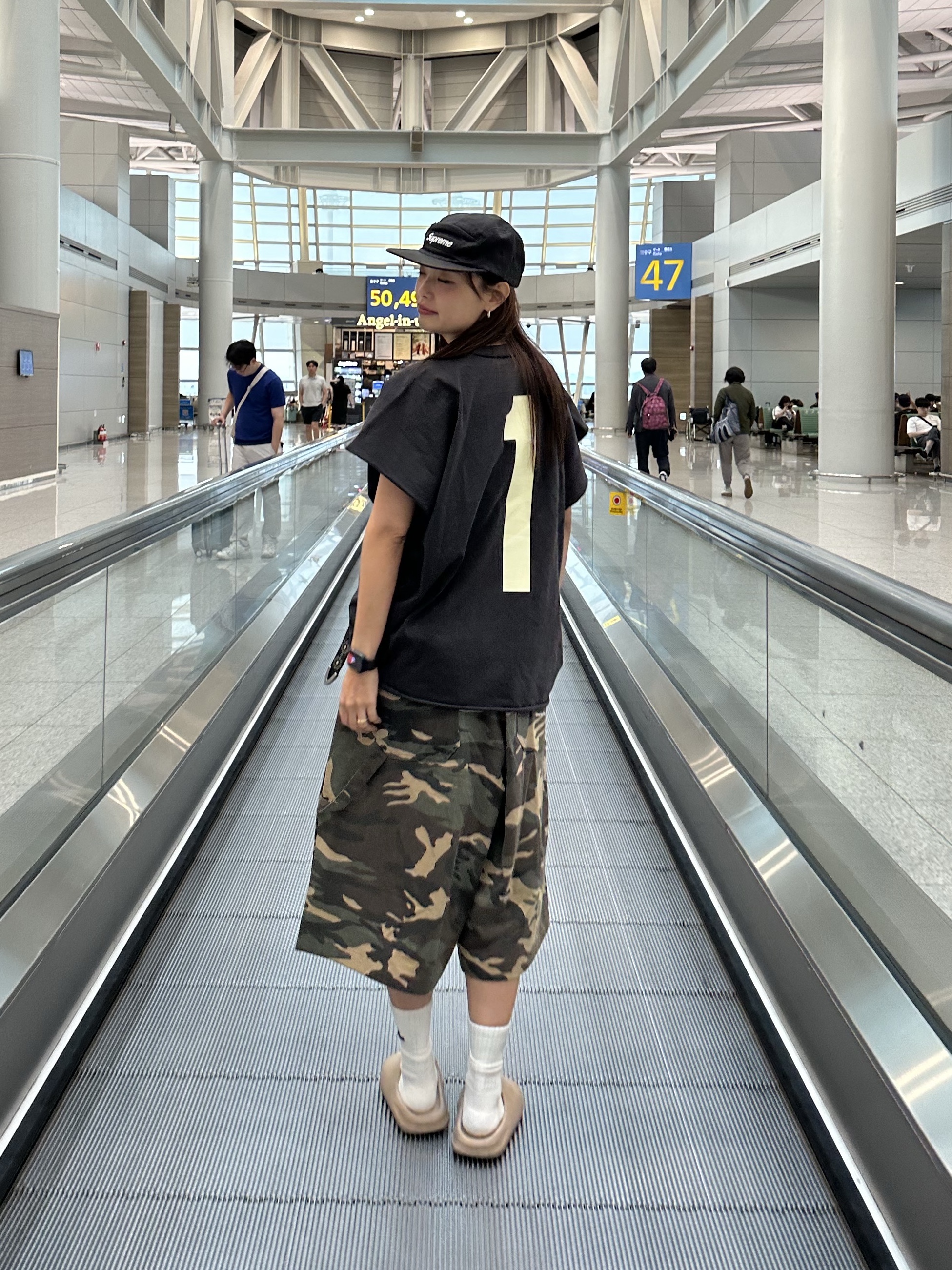 SLOW RECORD HOUSE Carpenter Bermuda Wide Camo Pants Vintage Green, CDG Shoulder Bag 3 Black 착용 스타일 - 8
