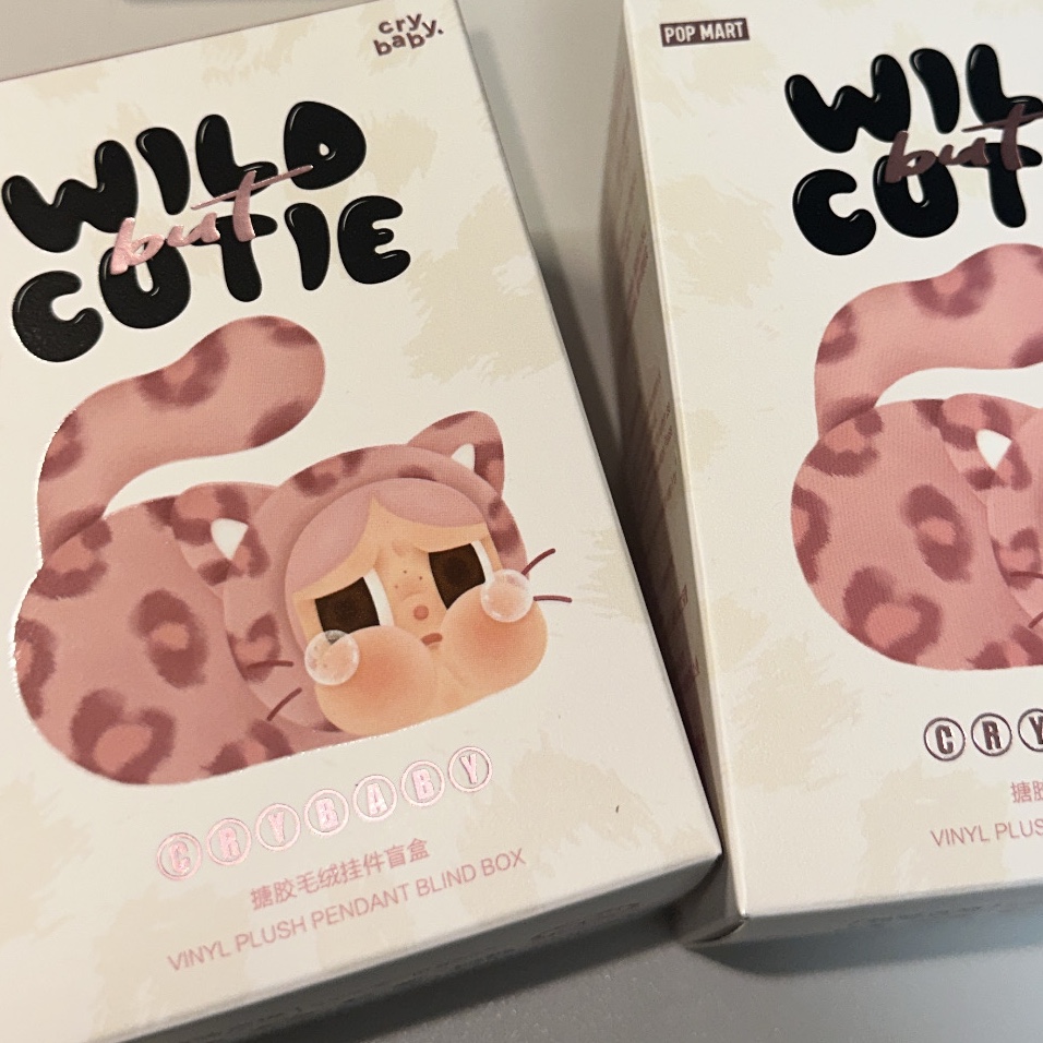 Pop Mart Crybaby Wild But Cutie Series Vinyl Plush Pendant (1 Blind Box) 착용 스타일 - 2