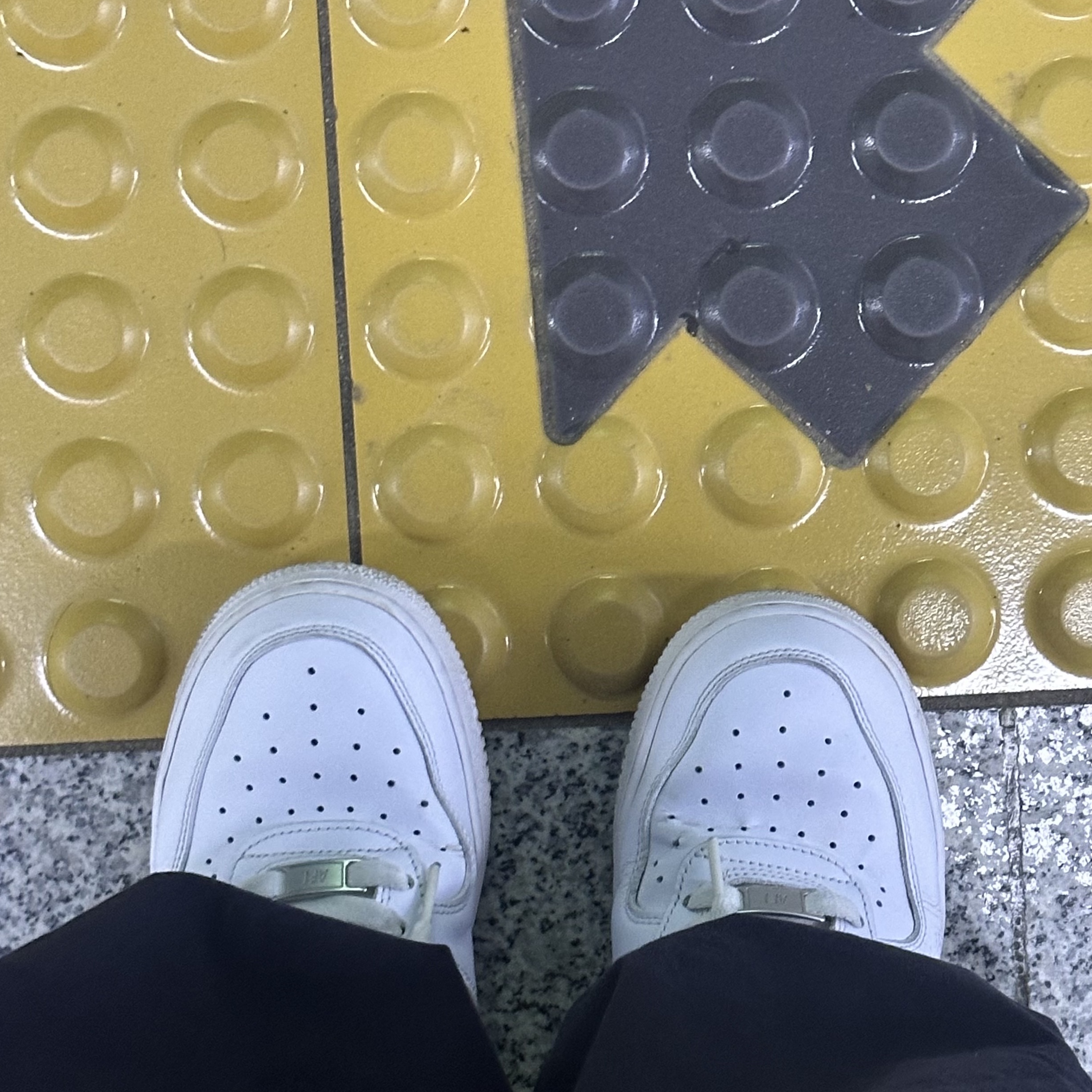 Nike Air Force 1 '07 Low White 착용 스타일