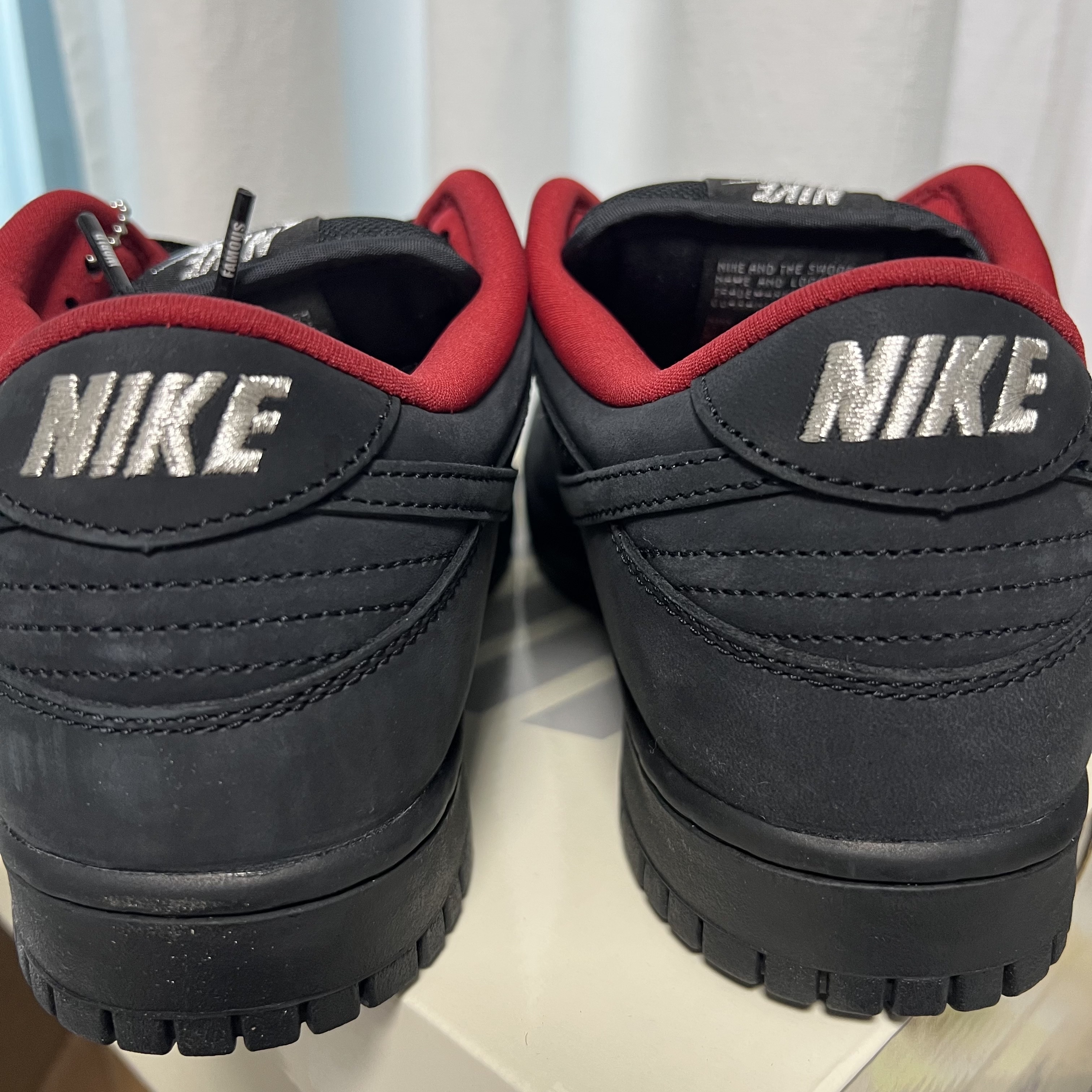 Nike x Supreme SB Dunk Low Black 착용 스타일 - 3