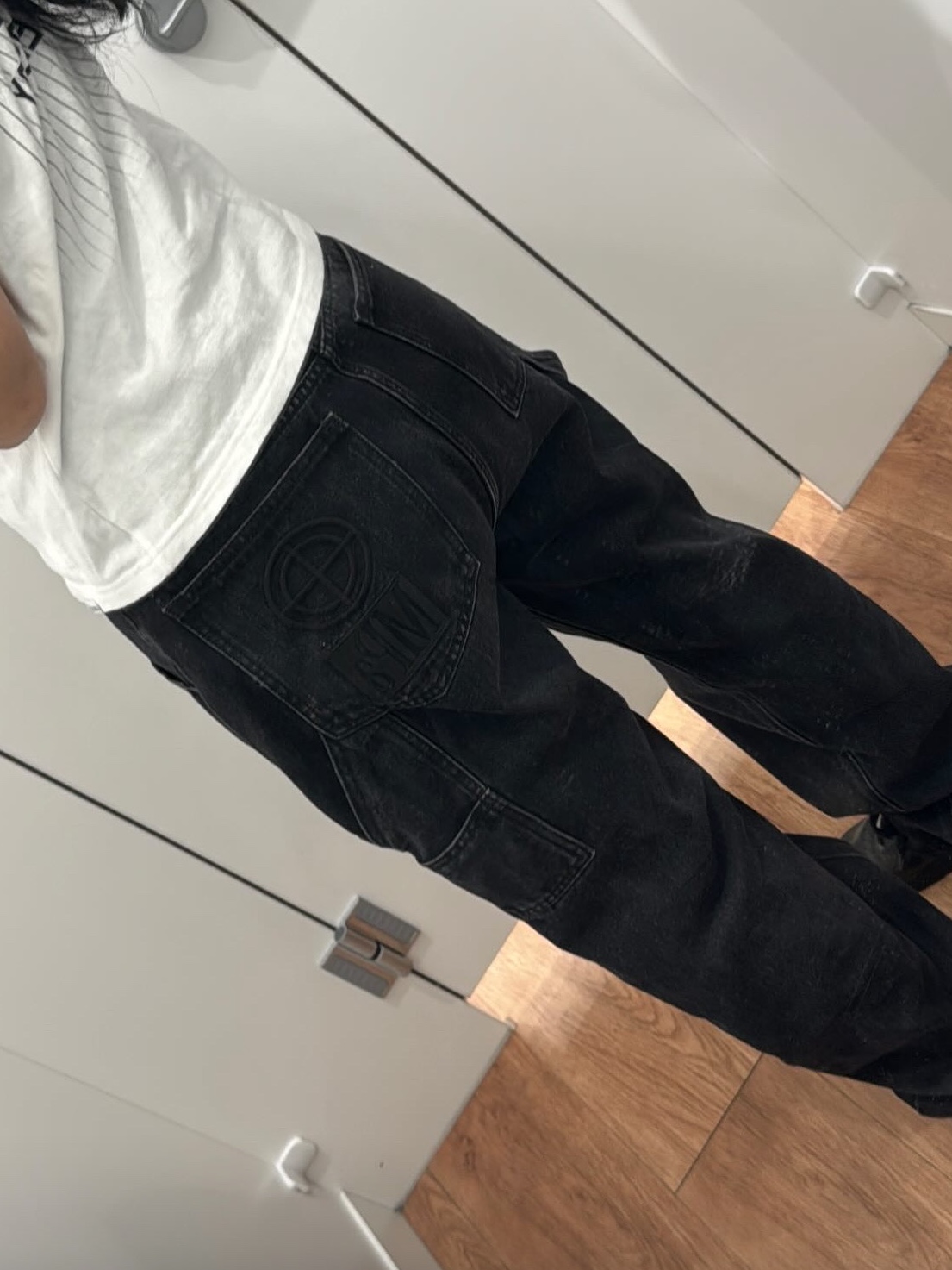 Safarispot Safarispots Magazine Tee White, Nike Air Force 1 '07 Low Triple Black 착용 스타일