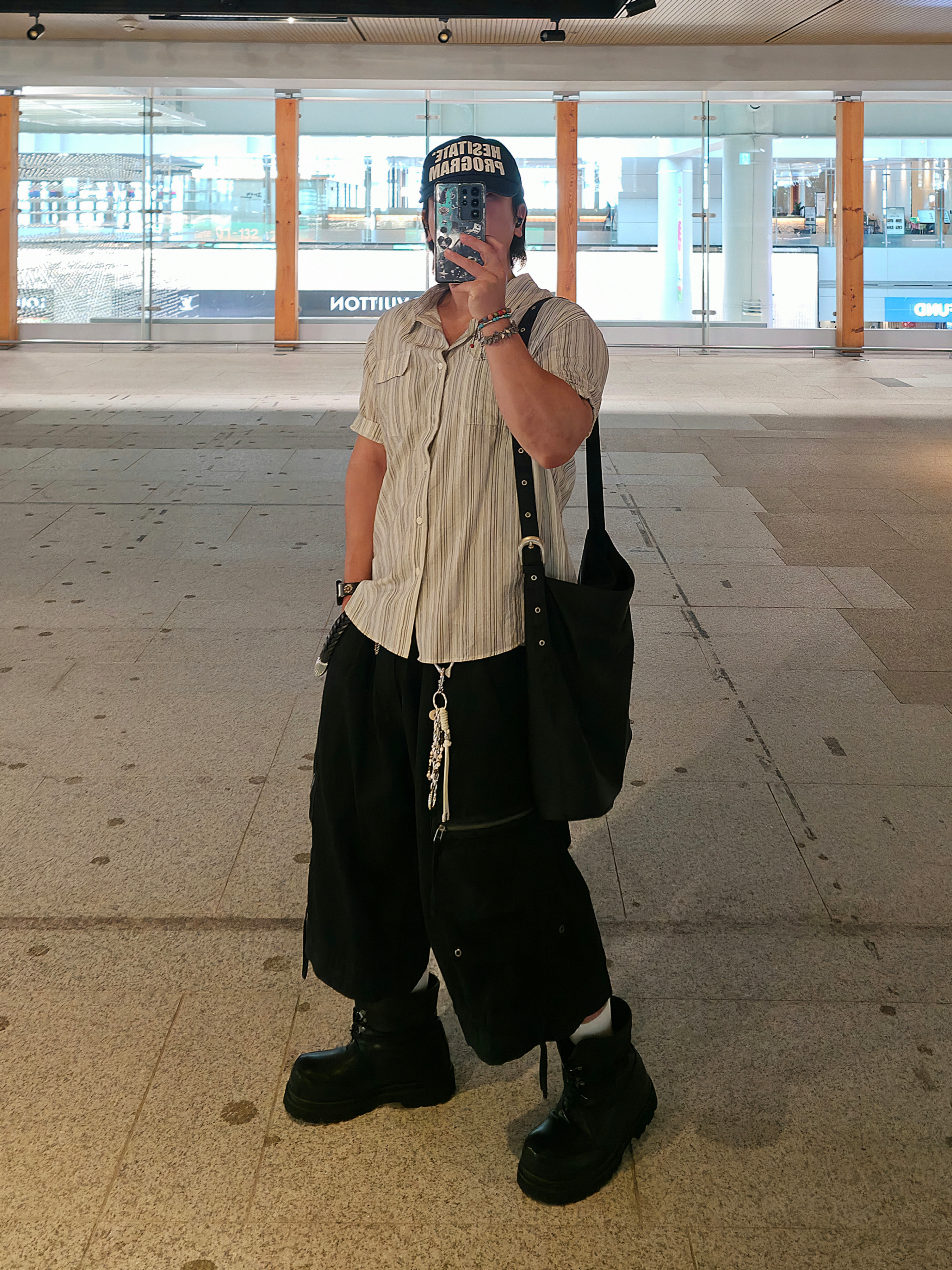December Ten Turquoise Beads Bracelet, ETCE Layered Cargo Bermuda Shorts 2.0 Black 착용 스타일 - 3