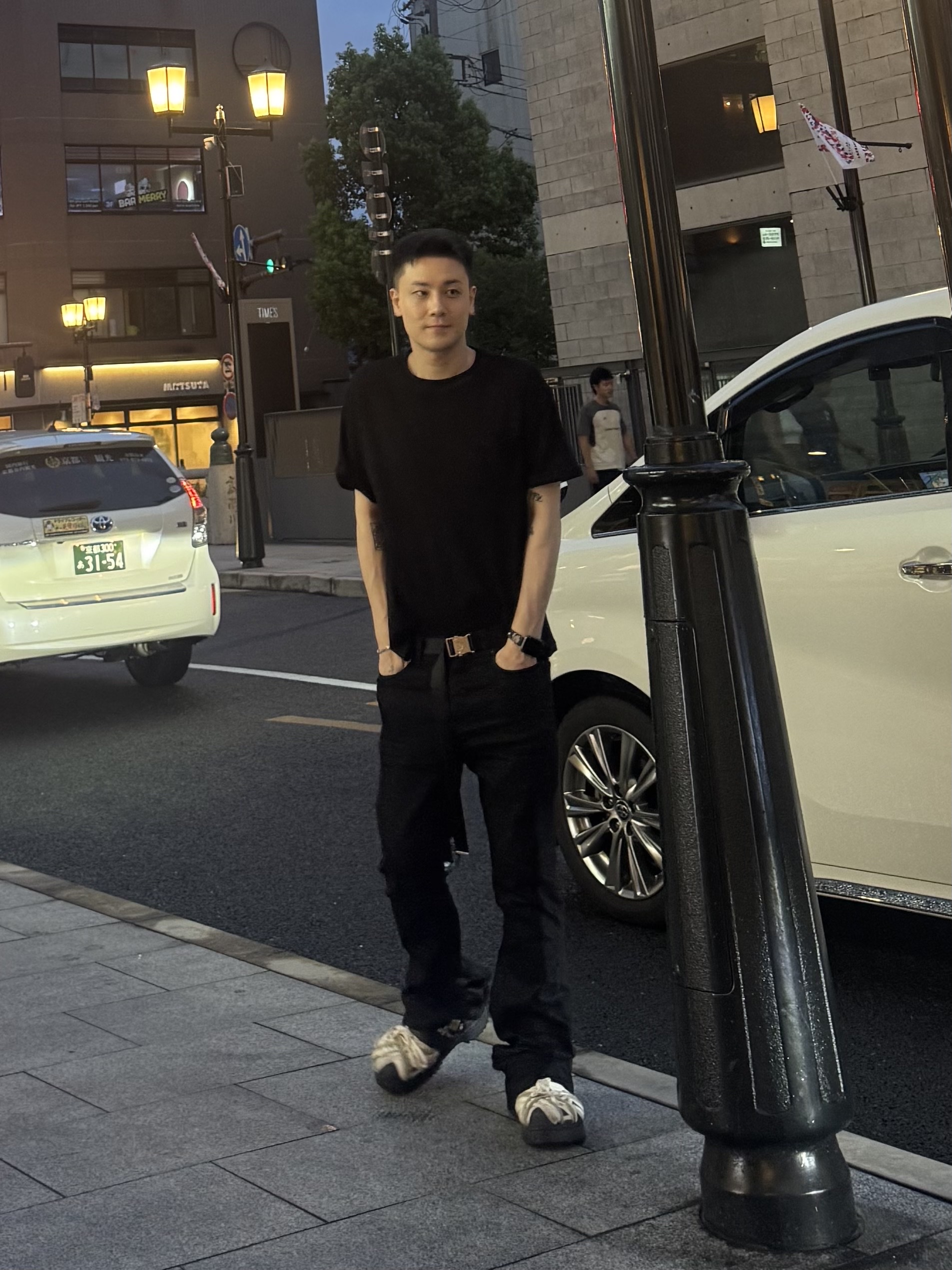 Undermycar Mu.30 Anti Fxxking Logo Play Stretch Flare Black Jeans 착용 스타일 - 2