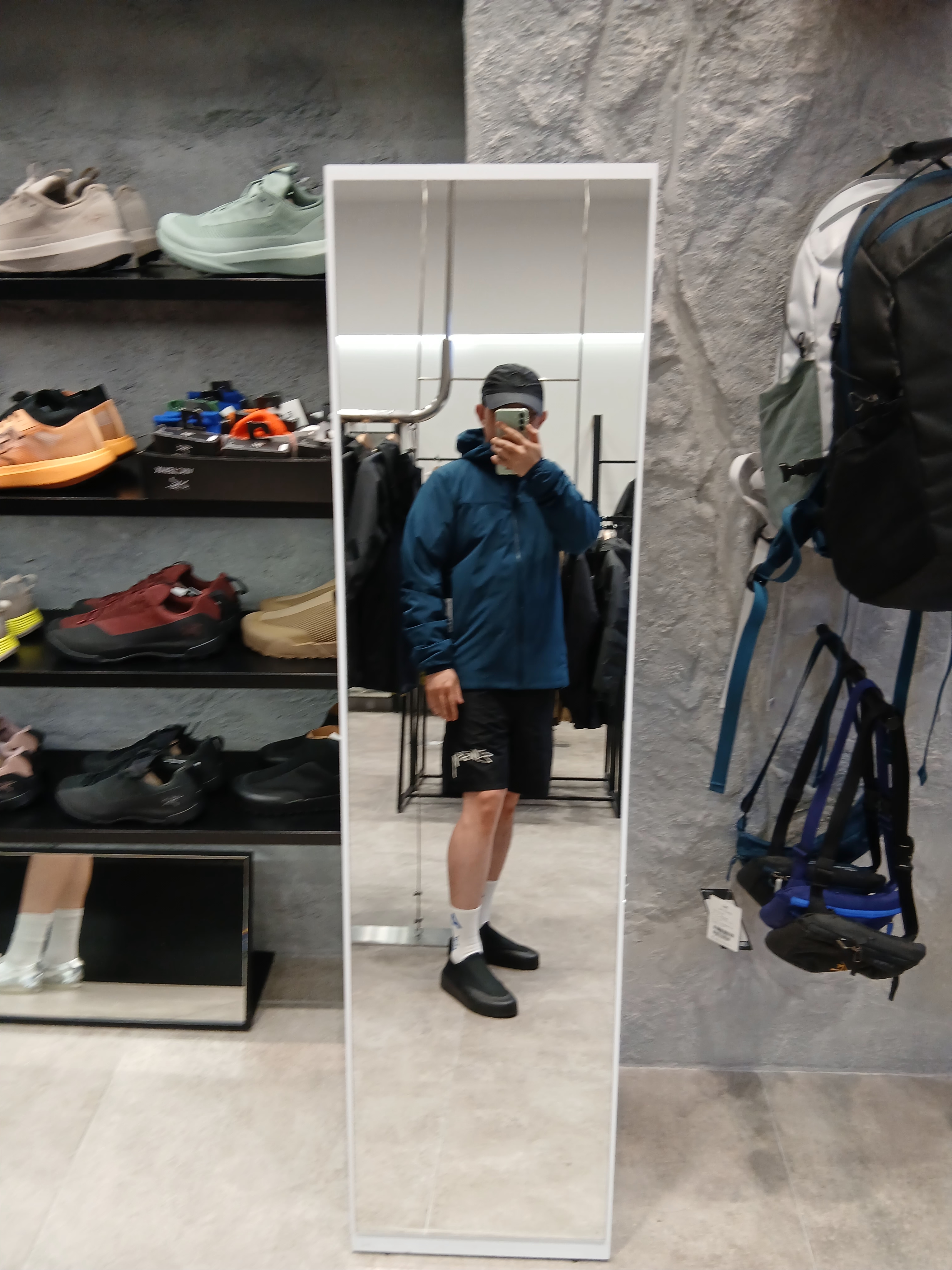 Stone Island 99576 Nylon Metal 6-Panel Cap Black, Nike x Stussy Shorts Black (FJ9167-010) 착용 스타일 - 4