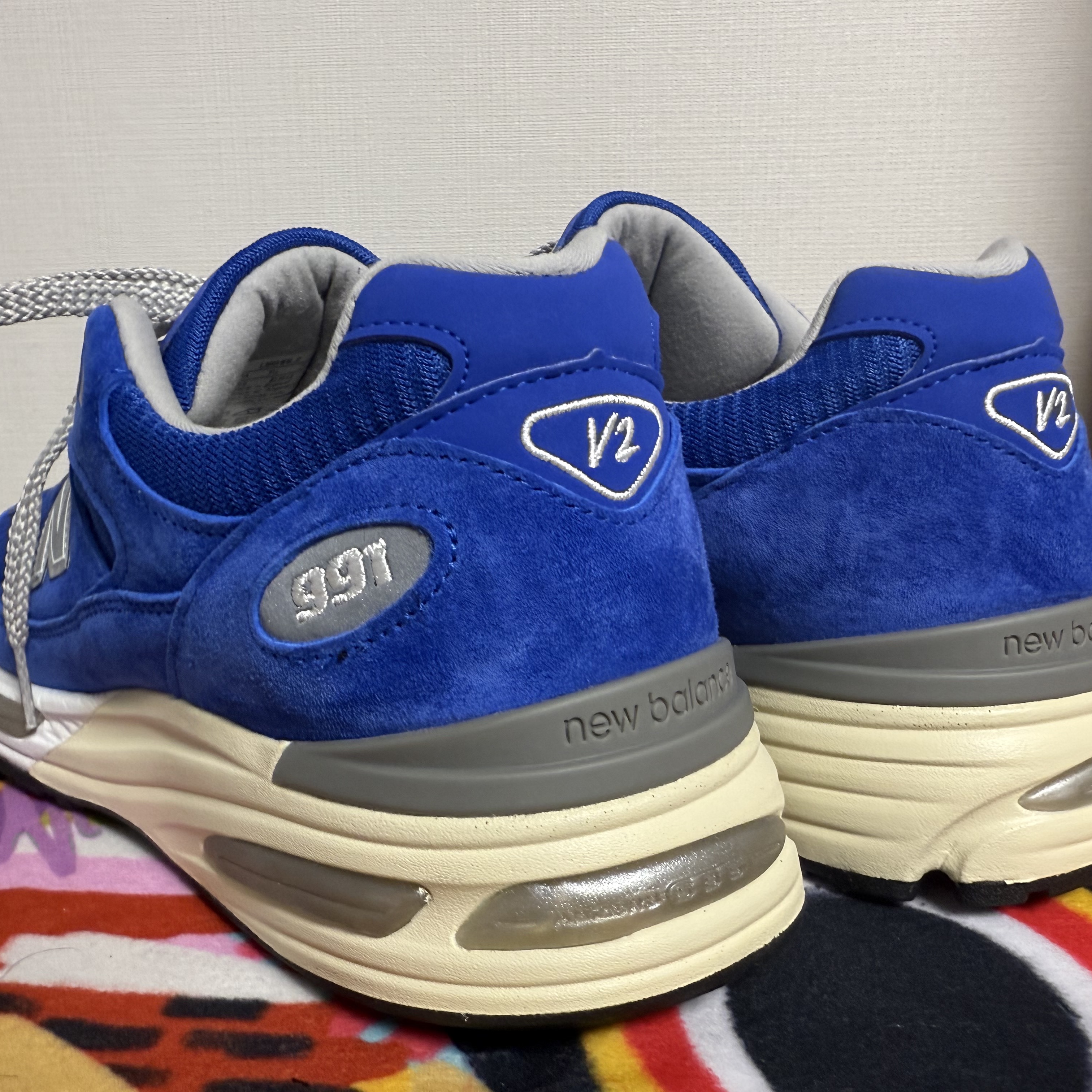 New Balance 991v2 Made in UK Dazzling Blue 착용 스타일 - 3