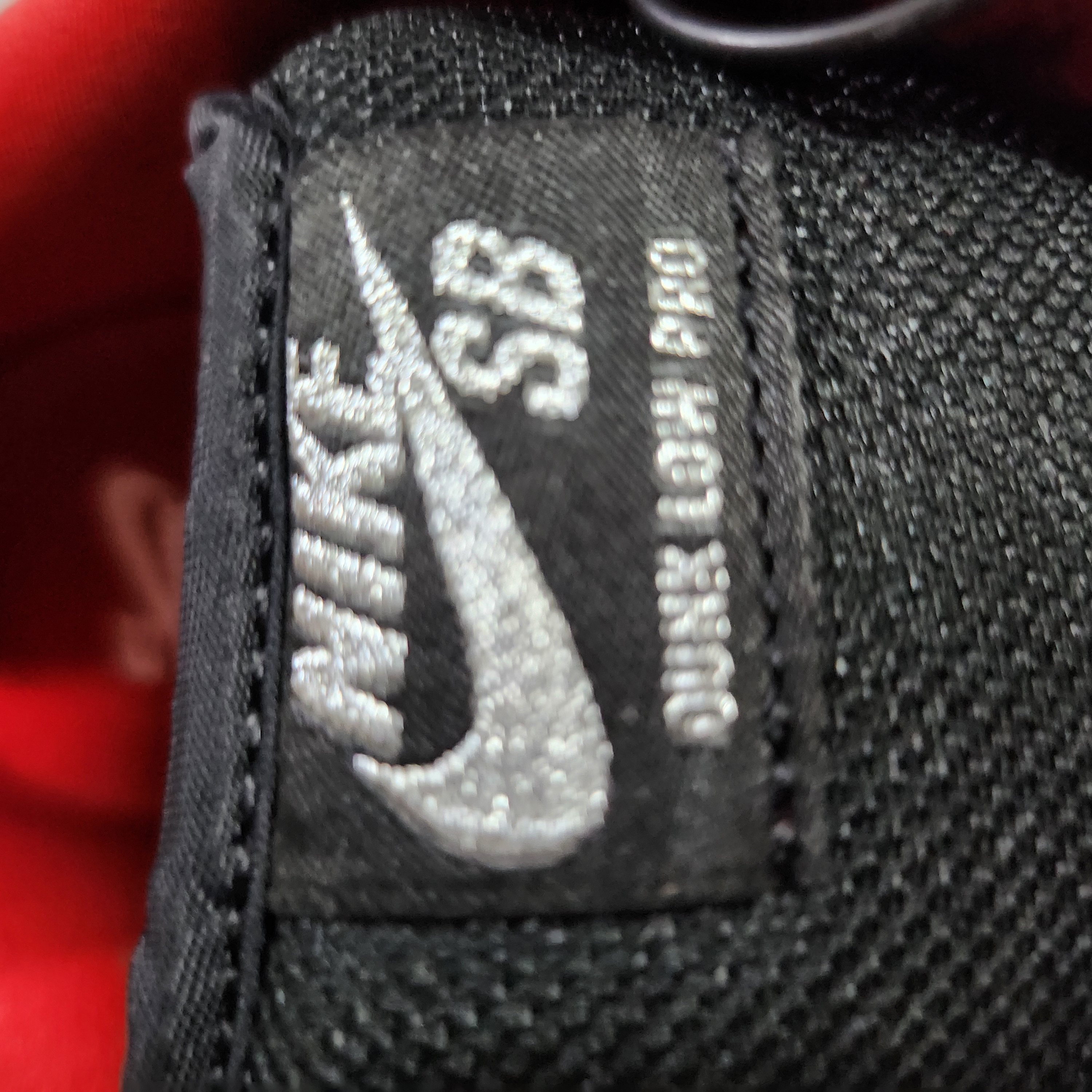 Nike x Supreme SB Dunk Low Black 착용 스타일 - 5