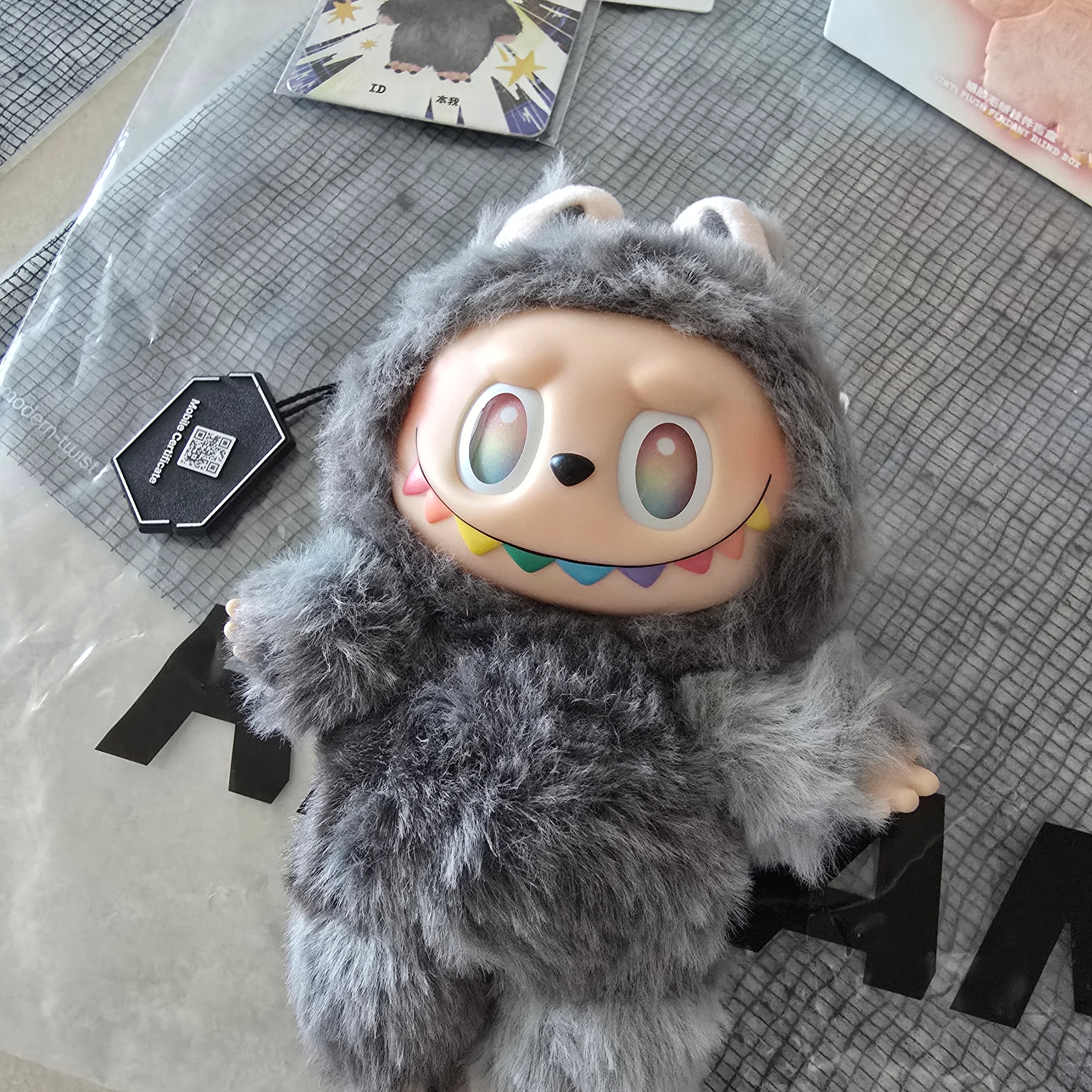 Pop Mart Labubu The Monsters Highlight Series ID Keyring (Opened Case) 착용 스타일 - 1