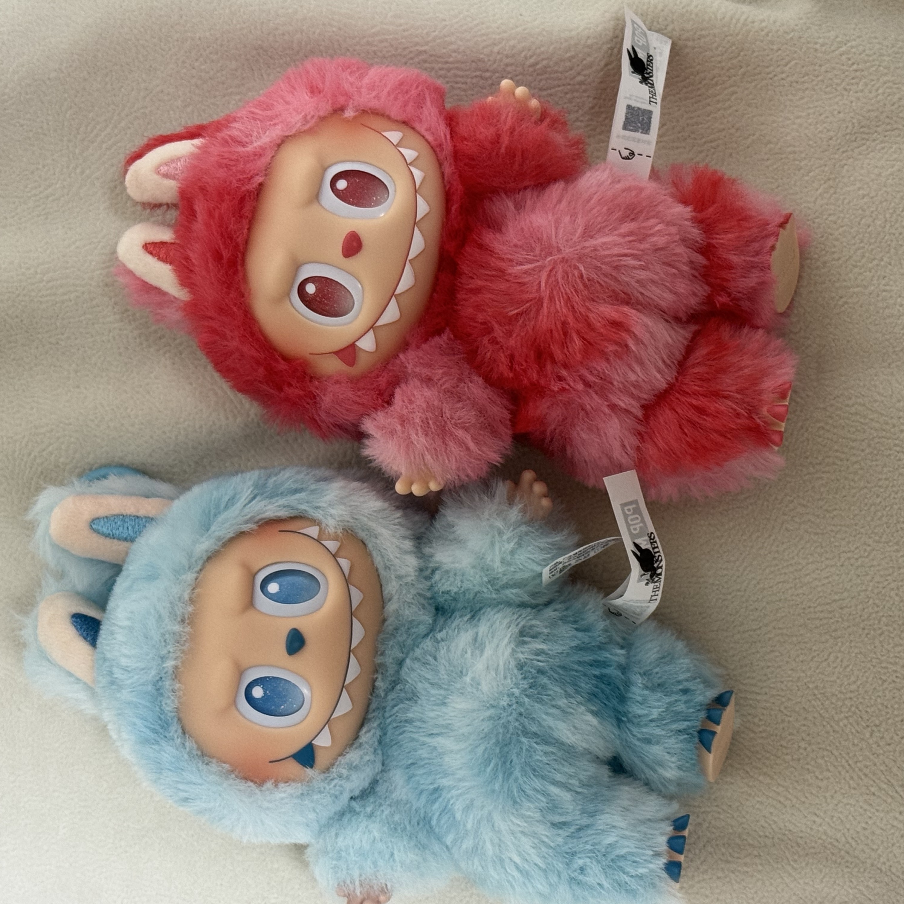 Pop Mart Labubu The Monsters Highlight Series Sealed Case (1 Blind Box) 착용 스타일
