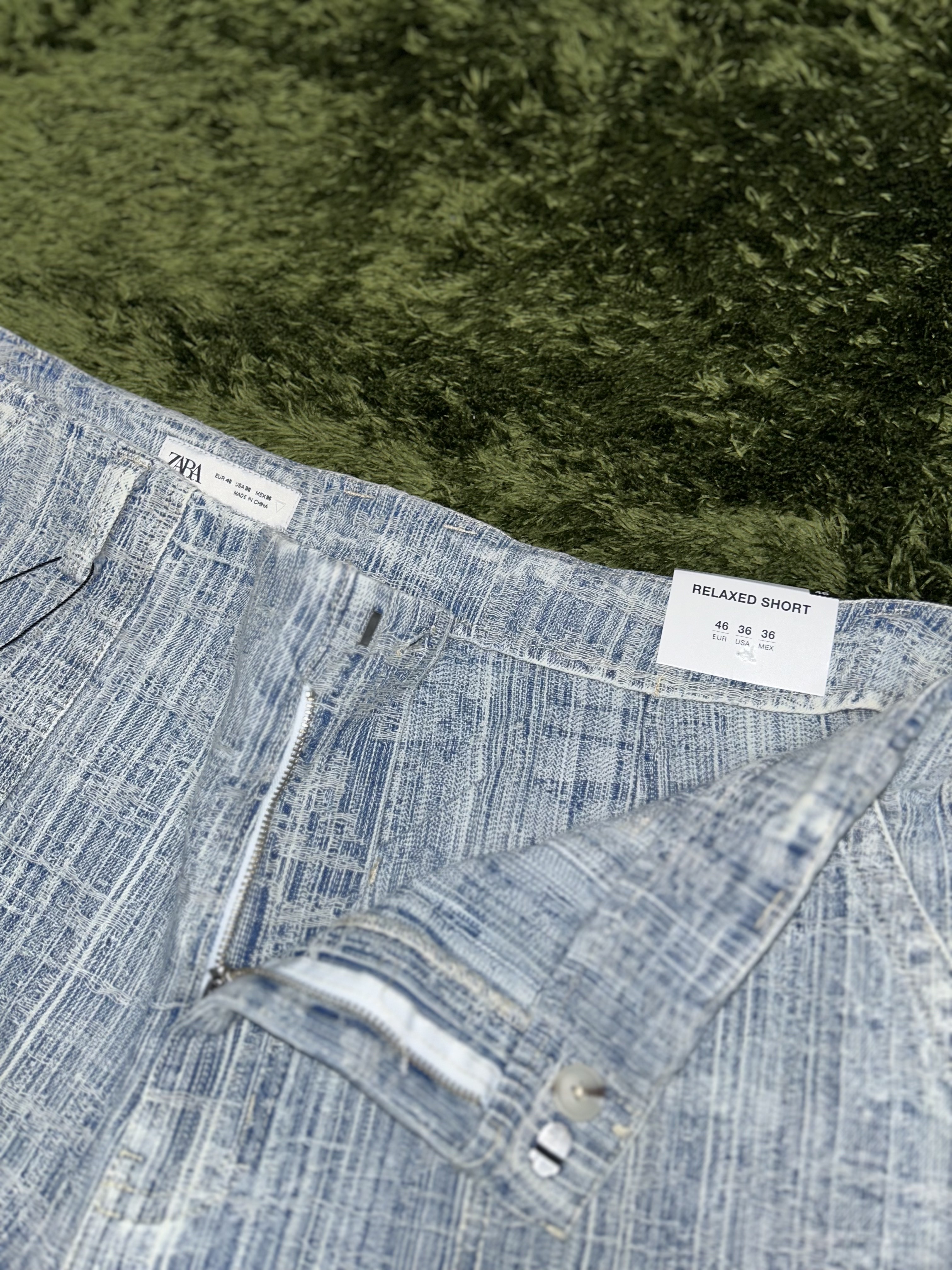 Zara Jacquard Denim Bermuda Shorts Light Blue 착용 스타일 - 3