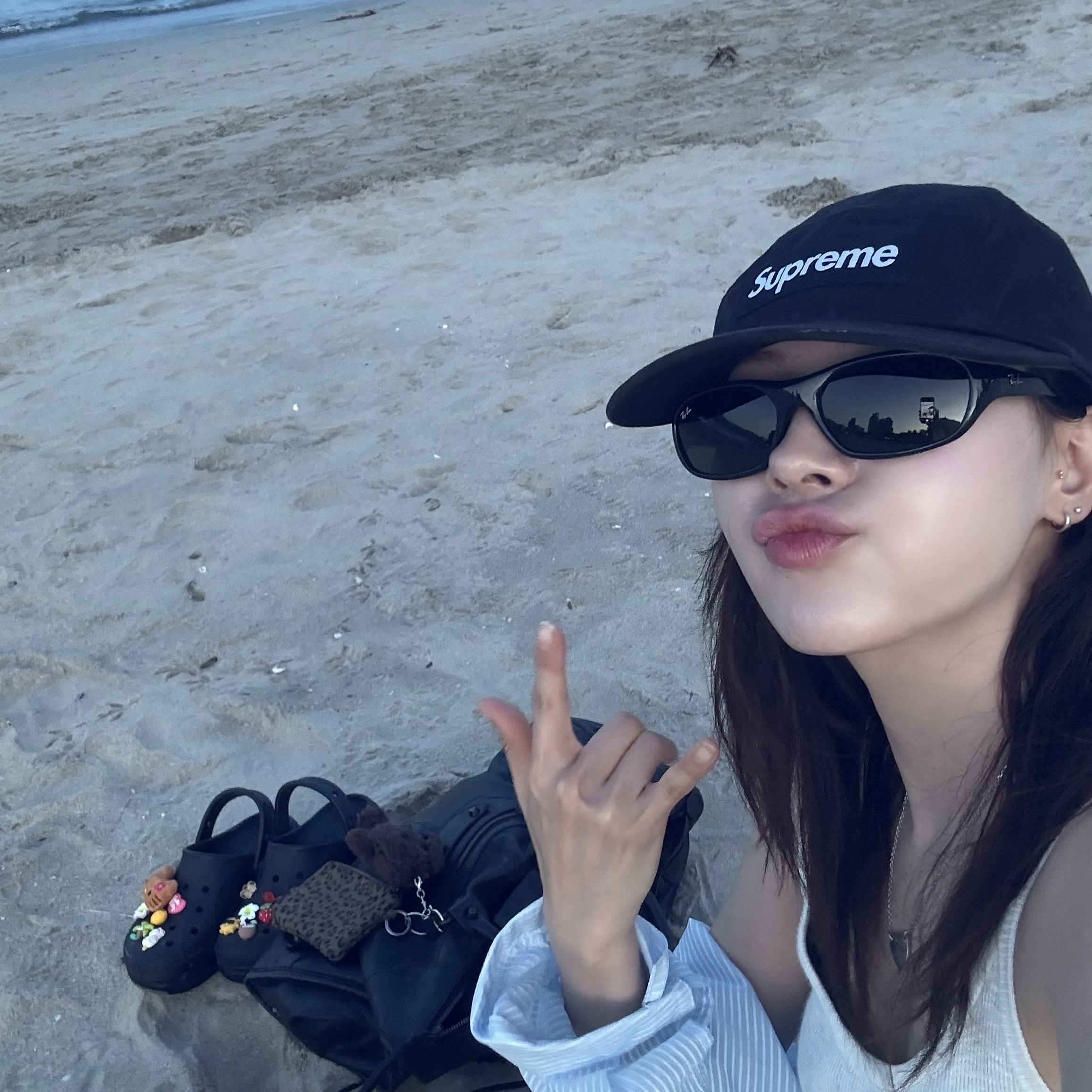 Supreme Washed Chino Twill Camp Cap Black, Ray-Ban DADDY-O II Polished Black Frame Green Classic G-15 Lenses 착용 스타일 - 1