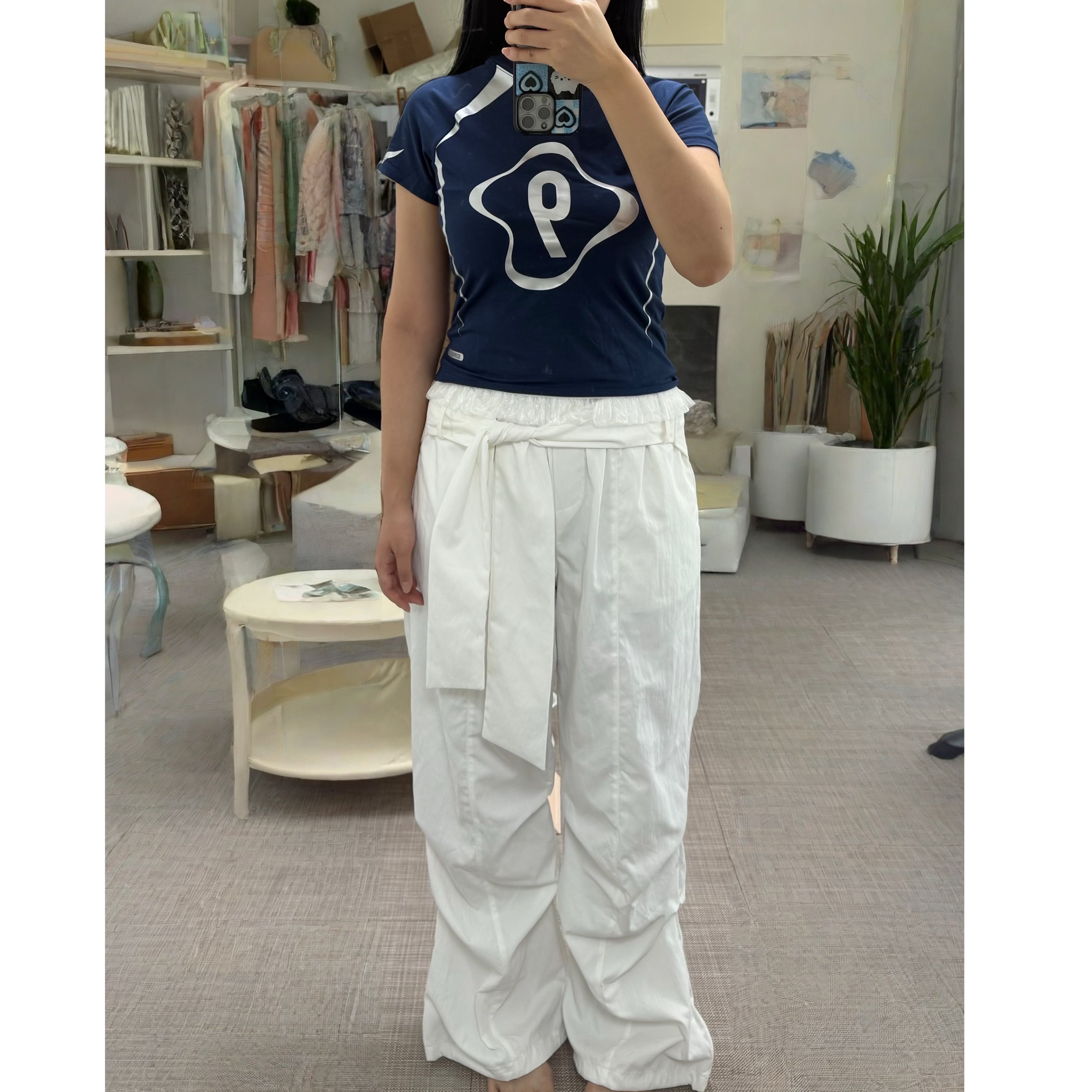 (W) Nike NSW Chill Knit Graphic T-Shirt Midnight Navy 착용 스타일 - 1