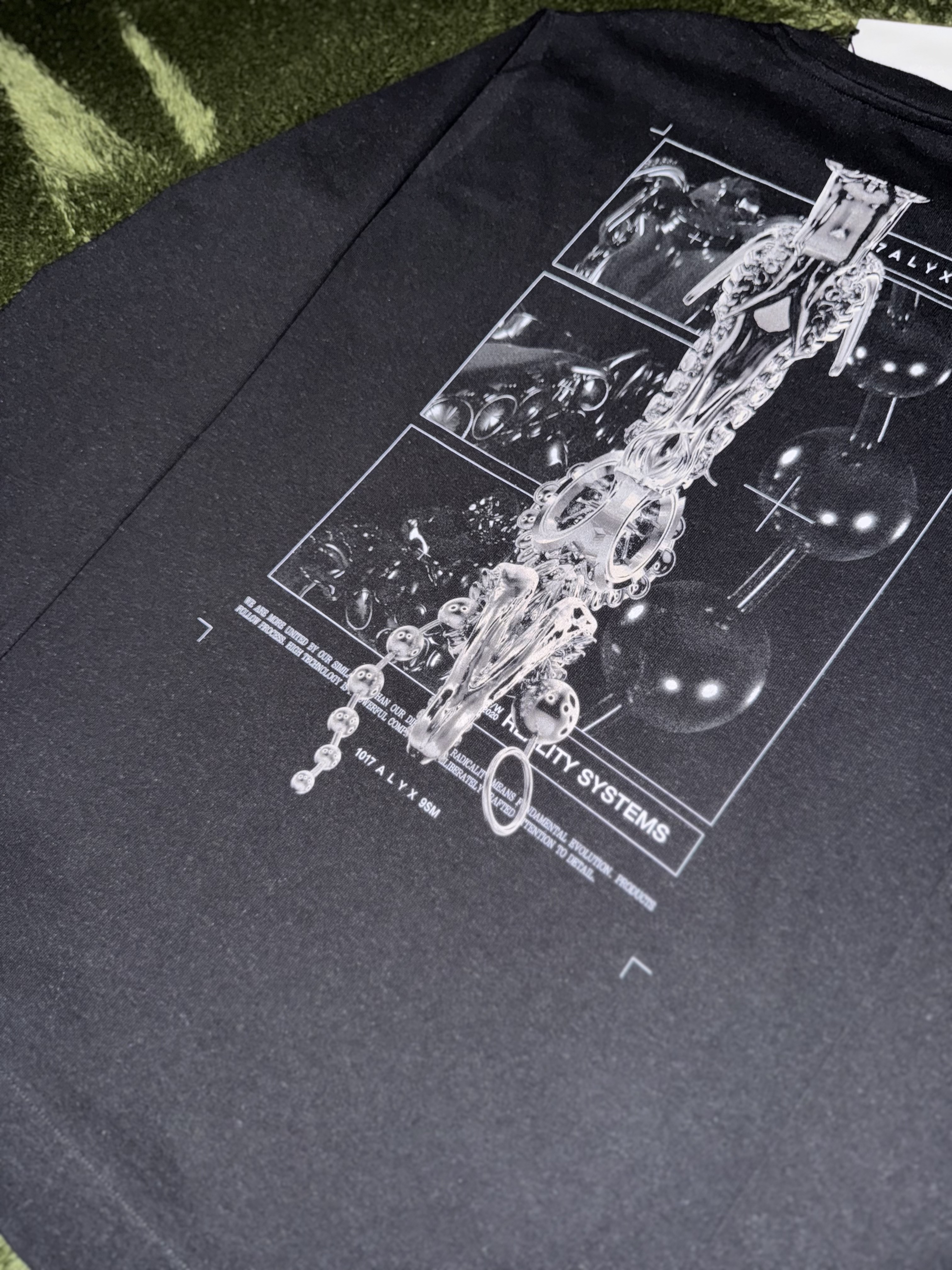1017 Alyx 9SM Graphic Printed Long Sleeve T-Shirt Black 착용 스타일 - 9
