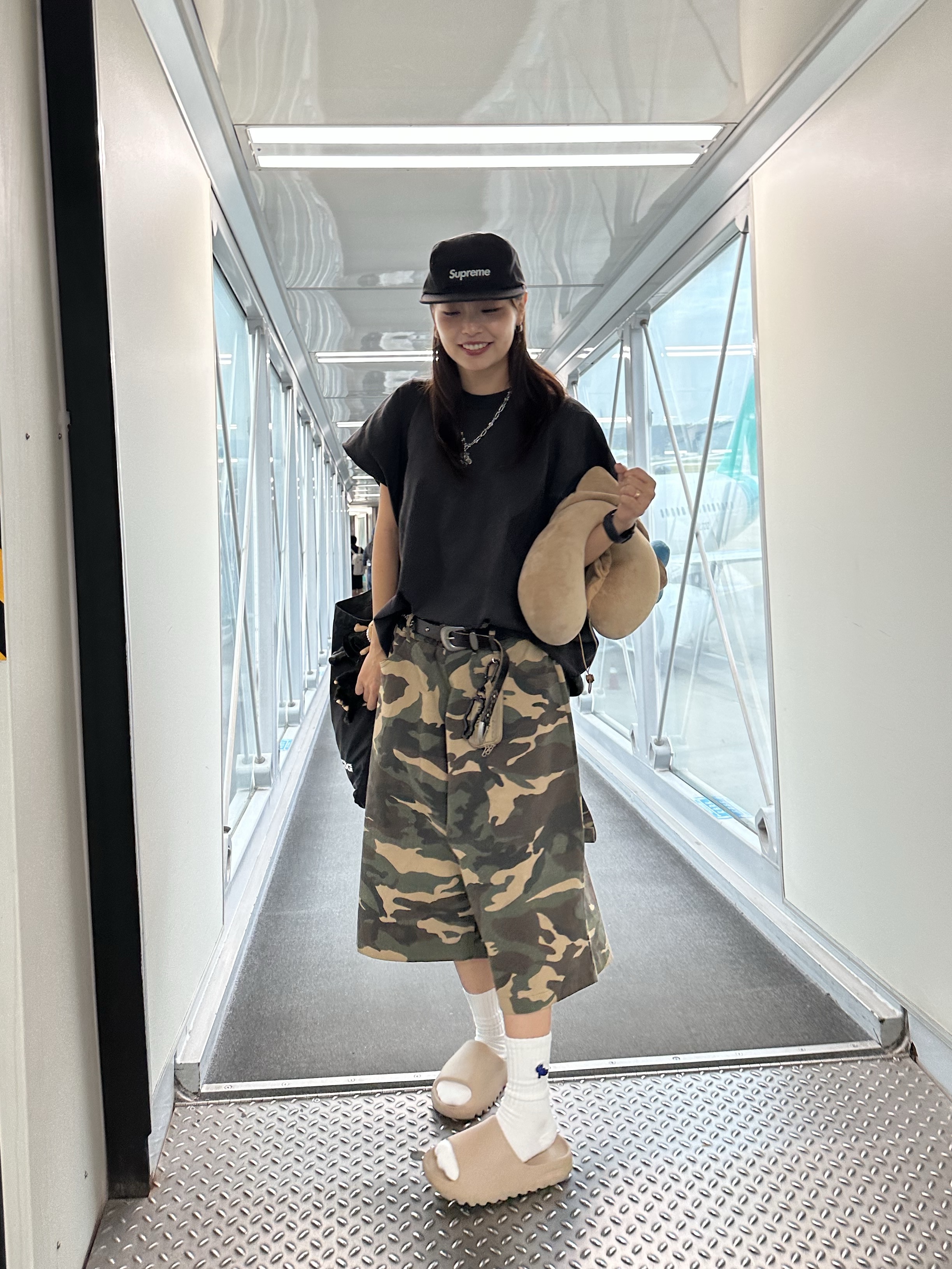 SLOW RECORD HOUSE Carpenter Bermuda Wide Camo Pants Vintage Green, CDG Shoulder Bag 3 Black 착용 스타일 - 5