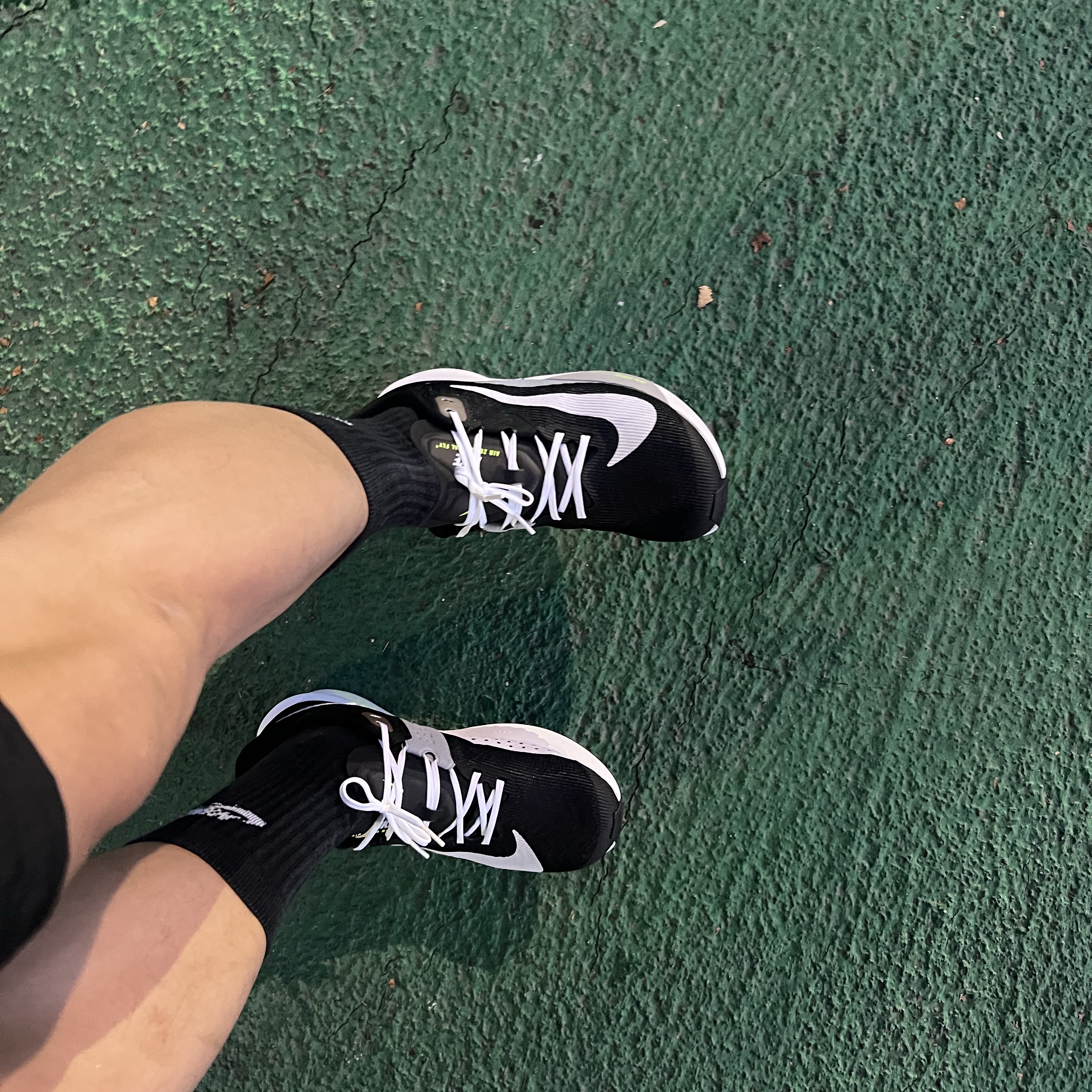 Nike Air Zoom Rival Fly 4 Black Wolf Grey 착용 스타일