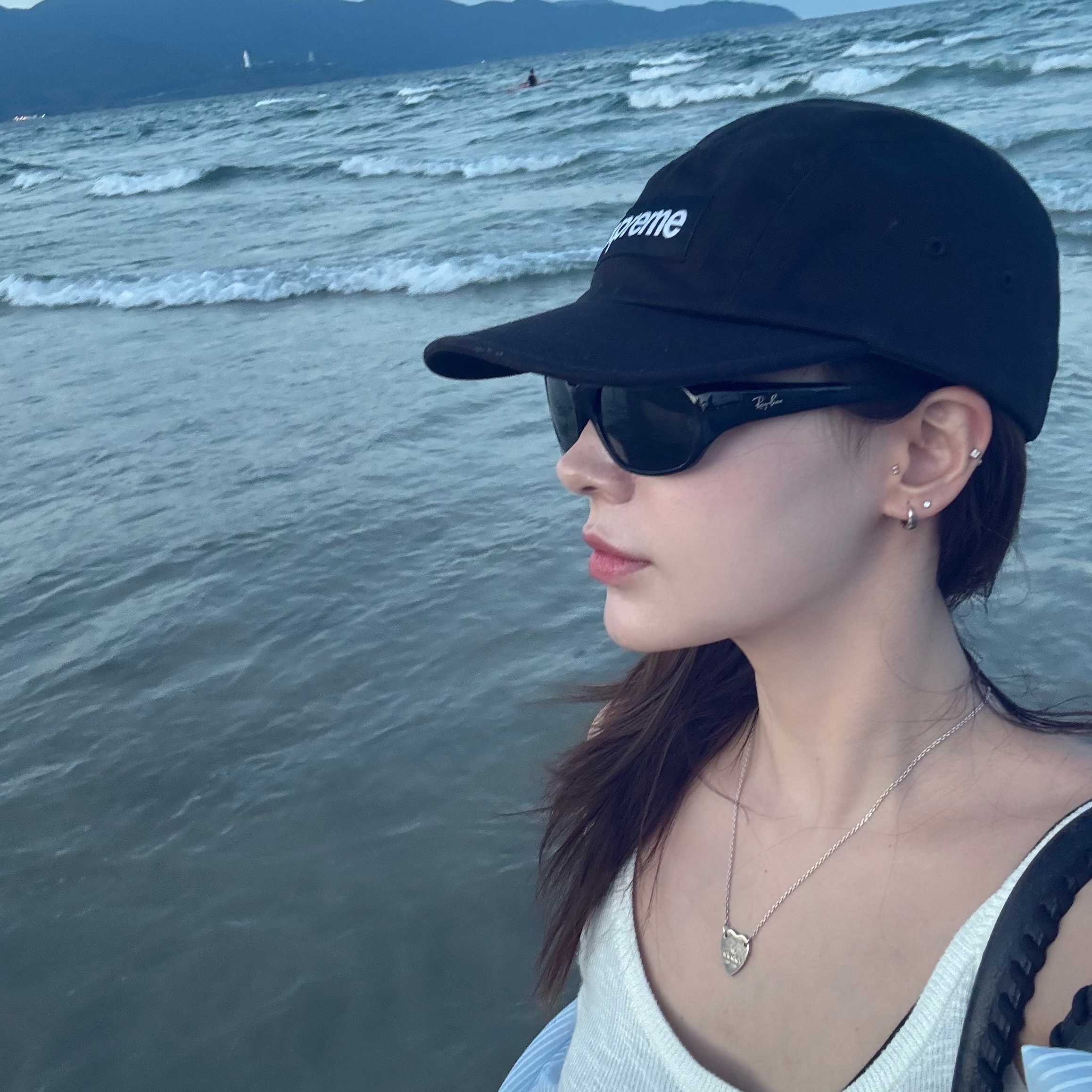 Supreme Washed Chino Twill Camp Cap Black, Ray-Ban DADDY-O II Polished Black Frame Green Classic G-15 Lenses 착용 스타일 - 4