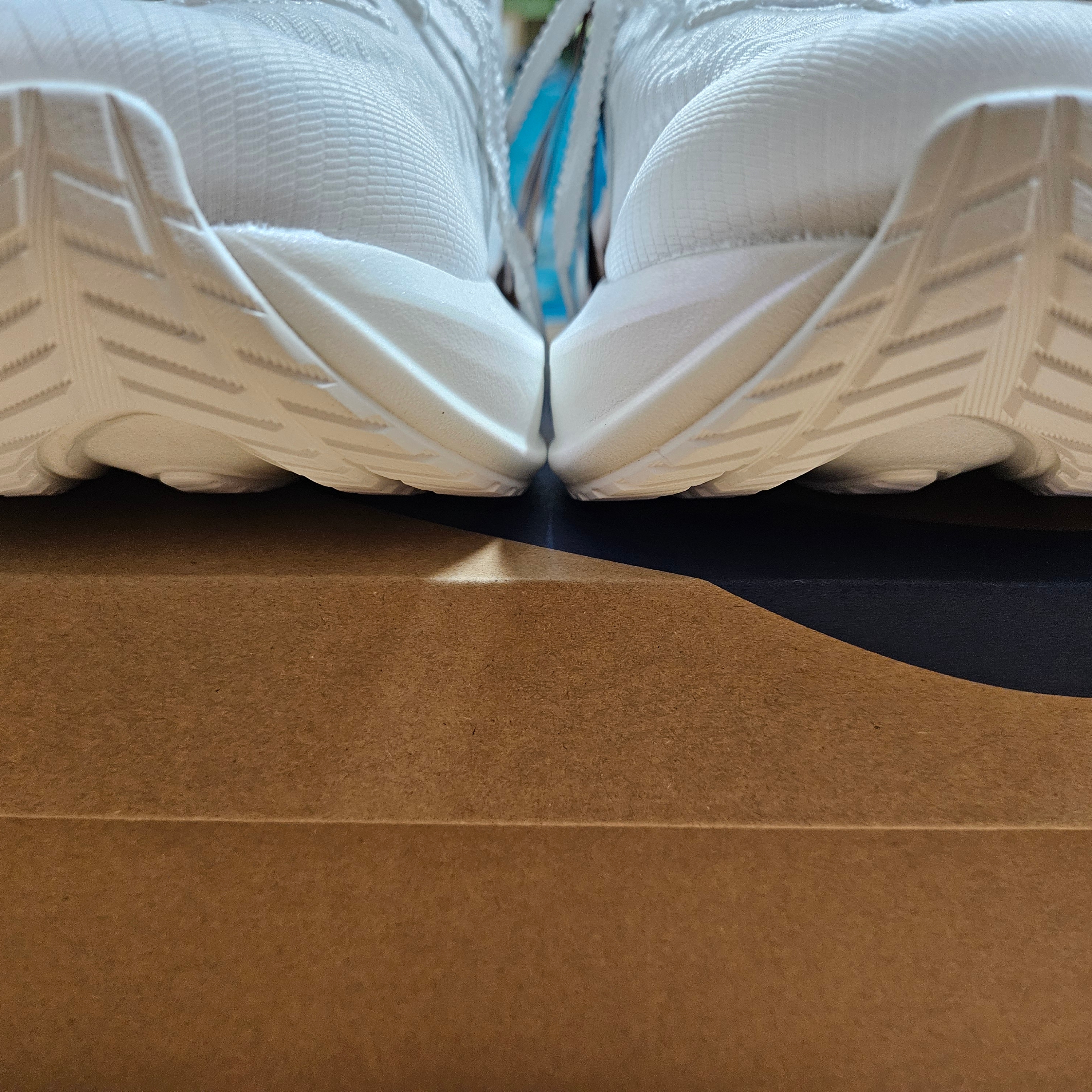 Asics Megablast White Piedmont Grey 착용 스타일 - 5