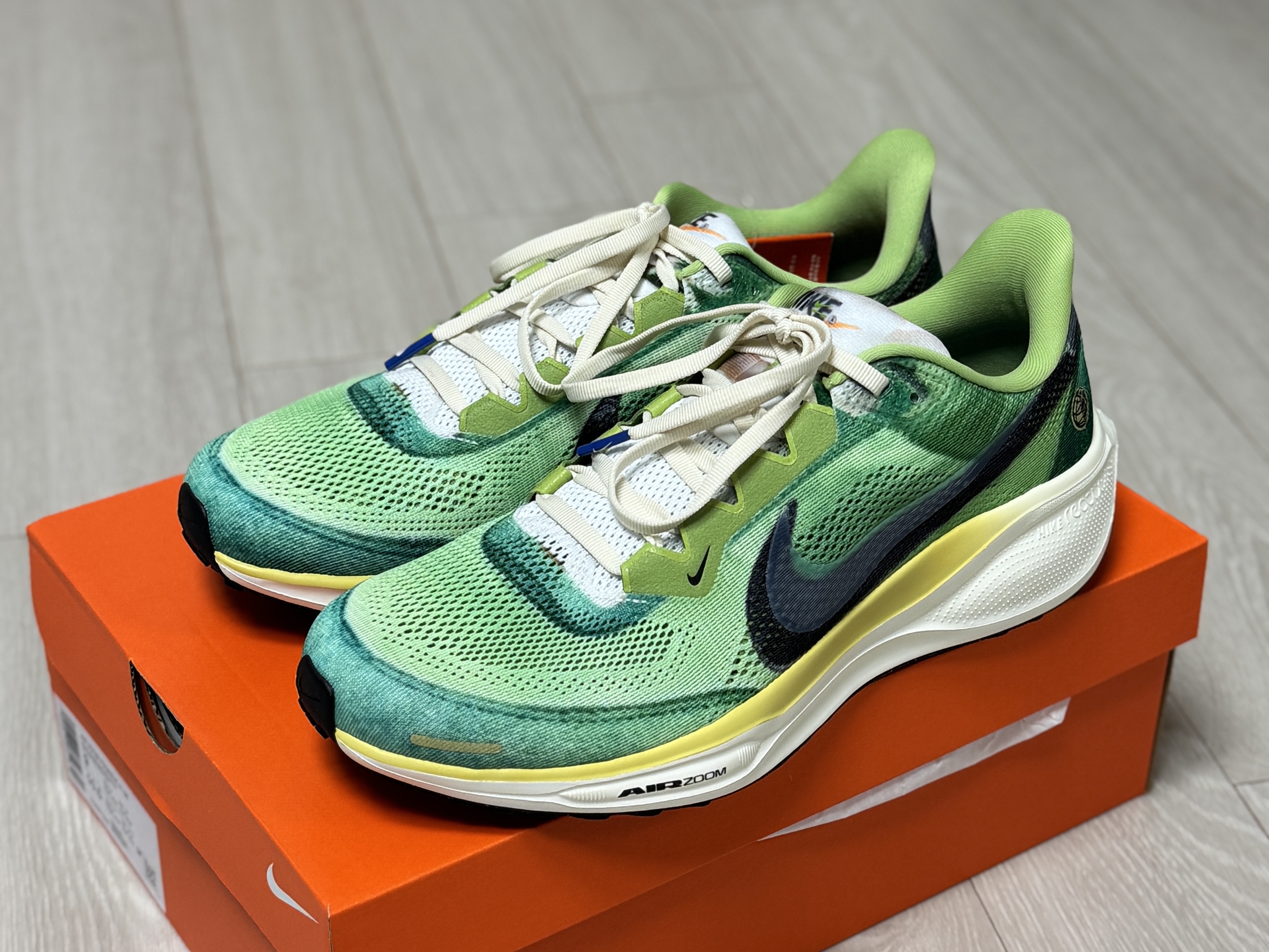 Nike Air Zoom Pegasus 41 Multi Color Vivid Green 착용 스타일 - 1