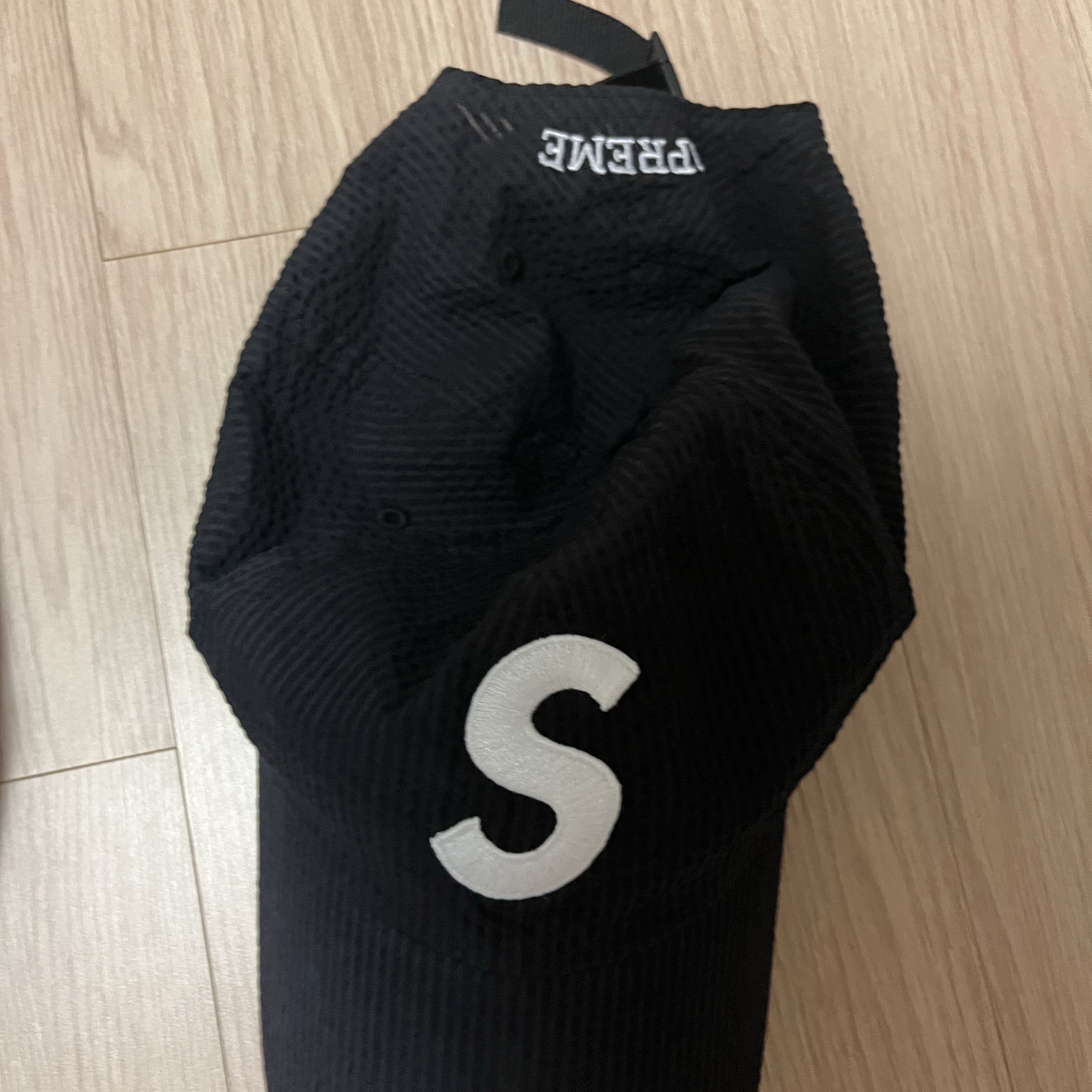 Supreme Seersucker S Logo 6-Panel Black - 24SS 착용 스타일