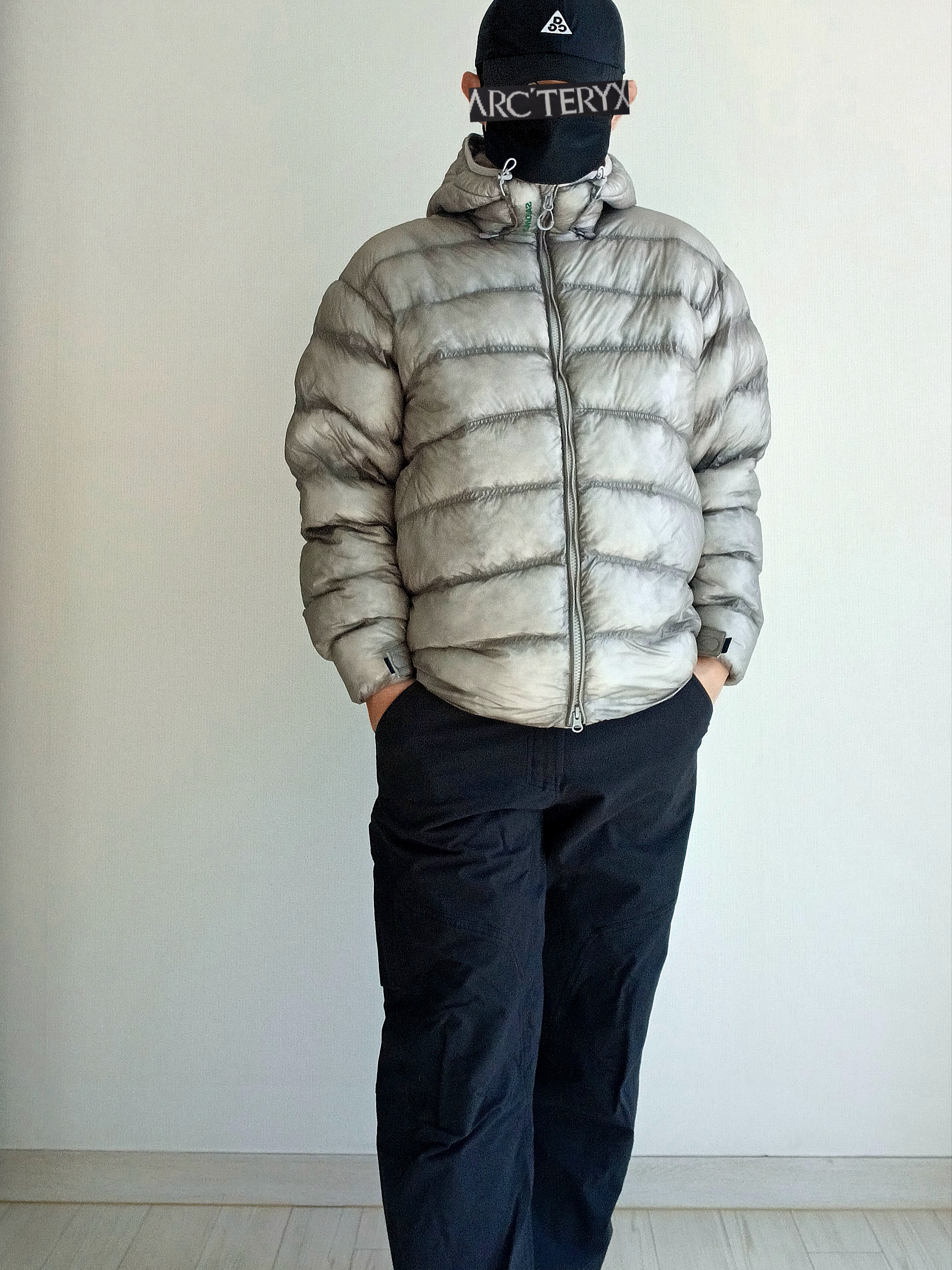 Nike ACG Trail Cap Black, Arc'teryx Cormac Logo SS T-Shirt Black Sapphire Heather 착용 스타일 - 8