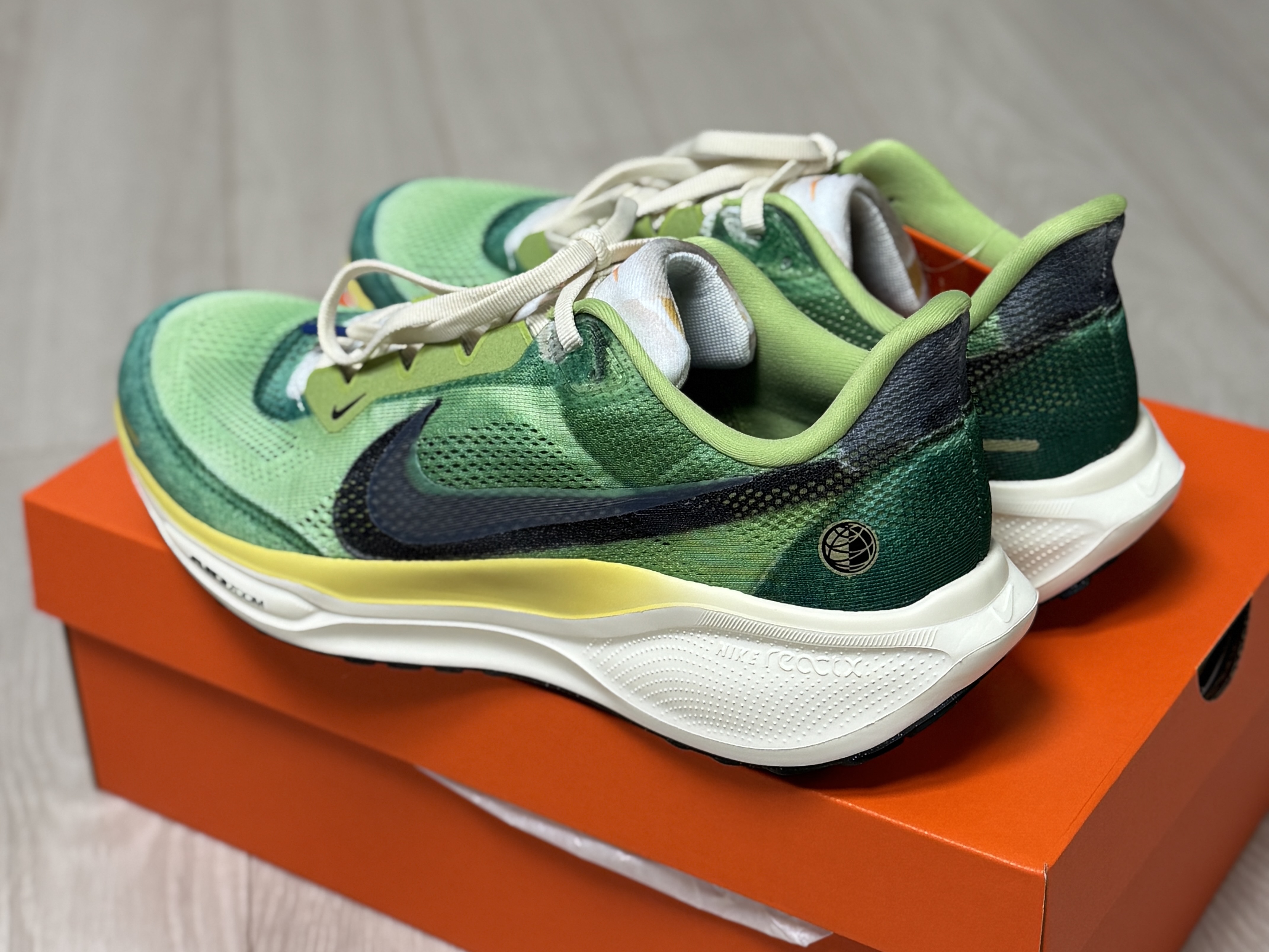 Nike Air Zoom Pegasus 41 Multi Color Vivid Green 착용 스타일 - 3