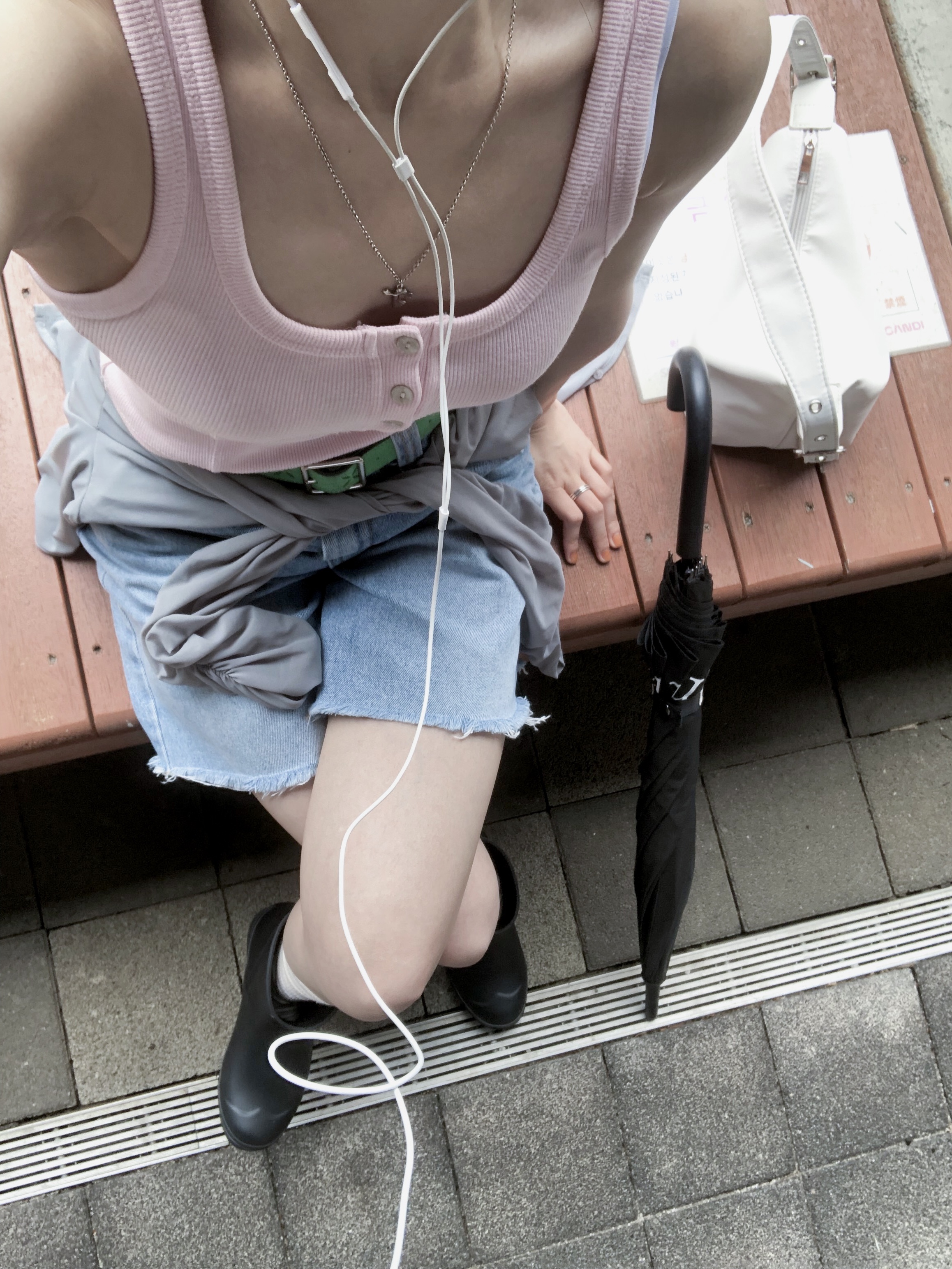 (W) Hunter Play Short Rain Boots Black 착용 스타일