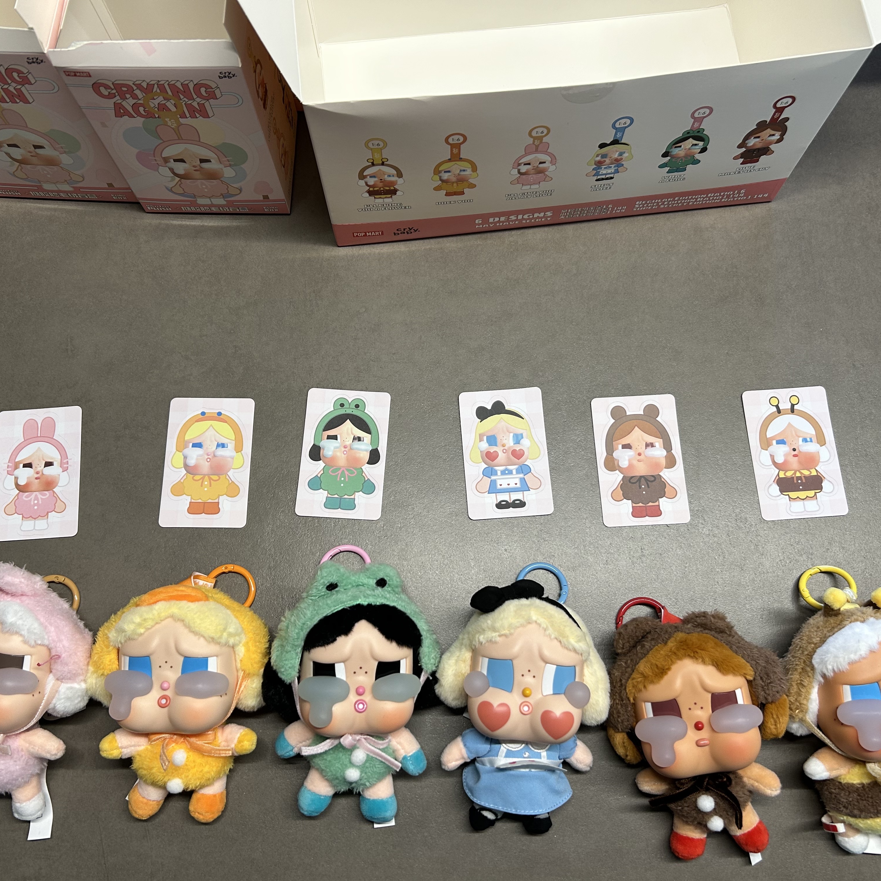 Pop Mart Crybaby Crying Again Series Plush Keyring Sealed Case (6 Blind Boxes) 착용 스타일 - 1