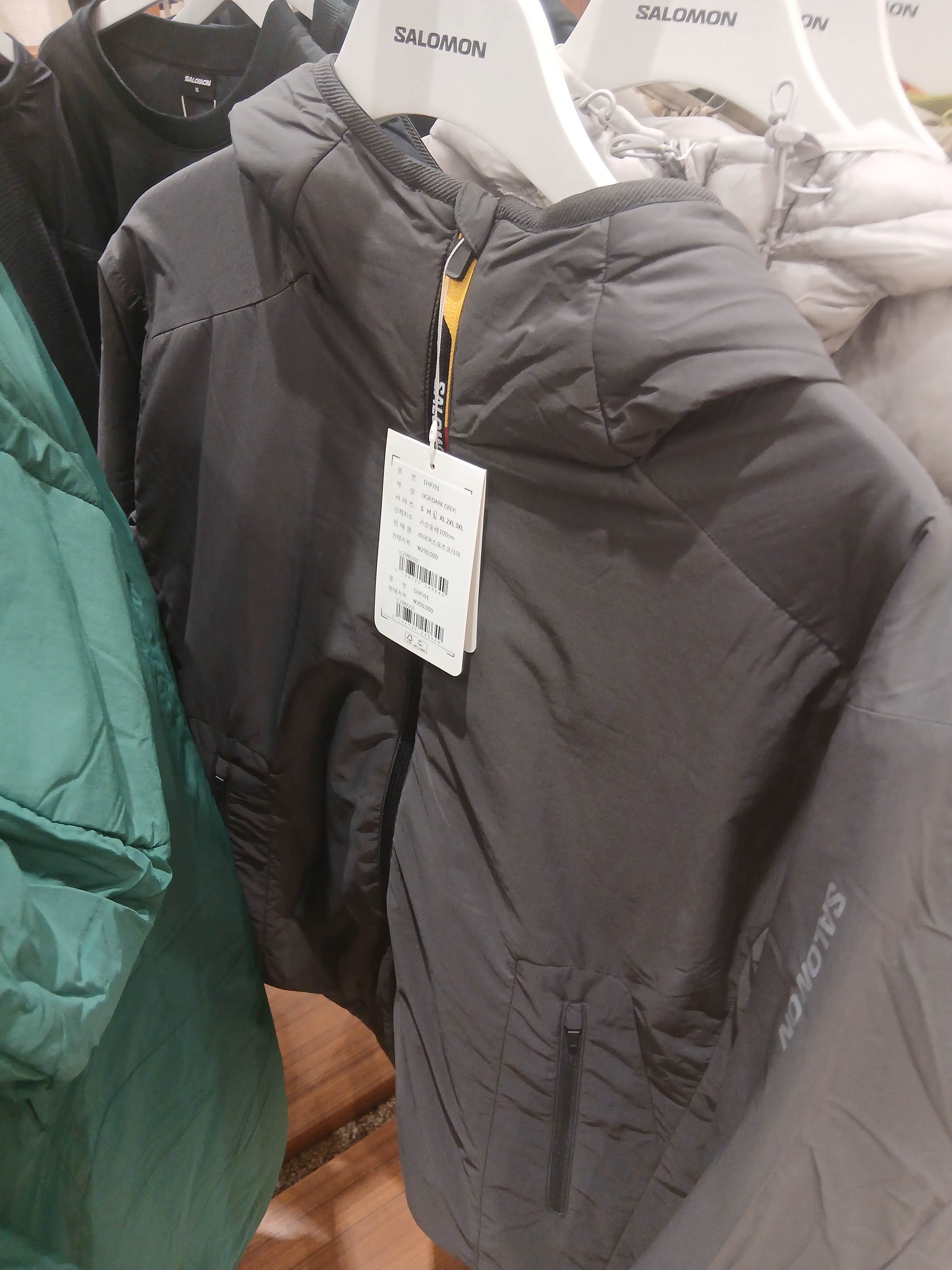 Stone Island 99576 Nylon Metal 6-Panel Cap Black, Salomon Modisay Padded Jacket Black 착용 스타일 - 8