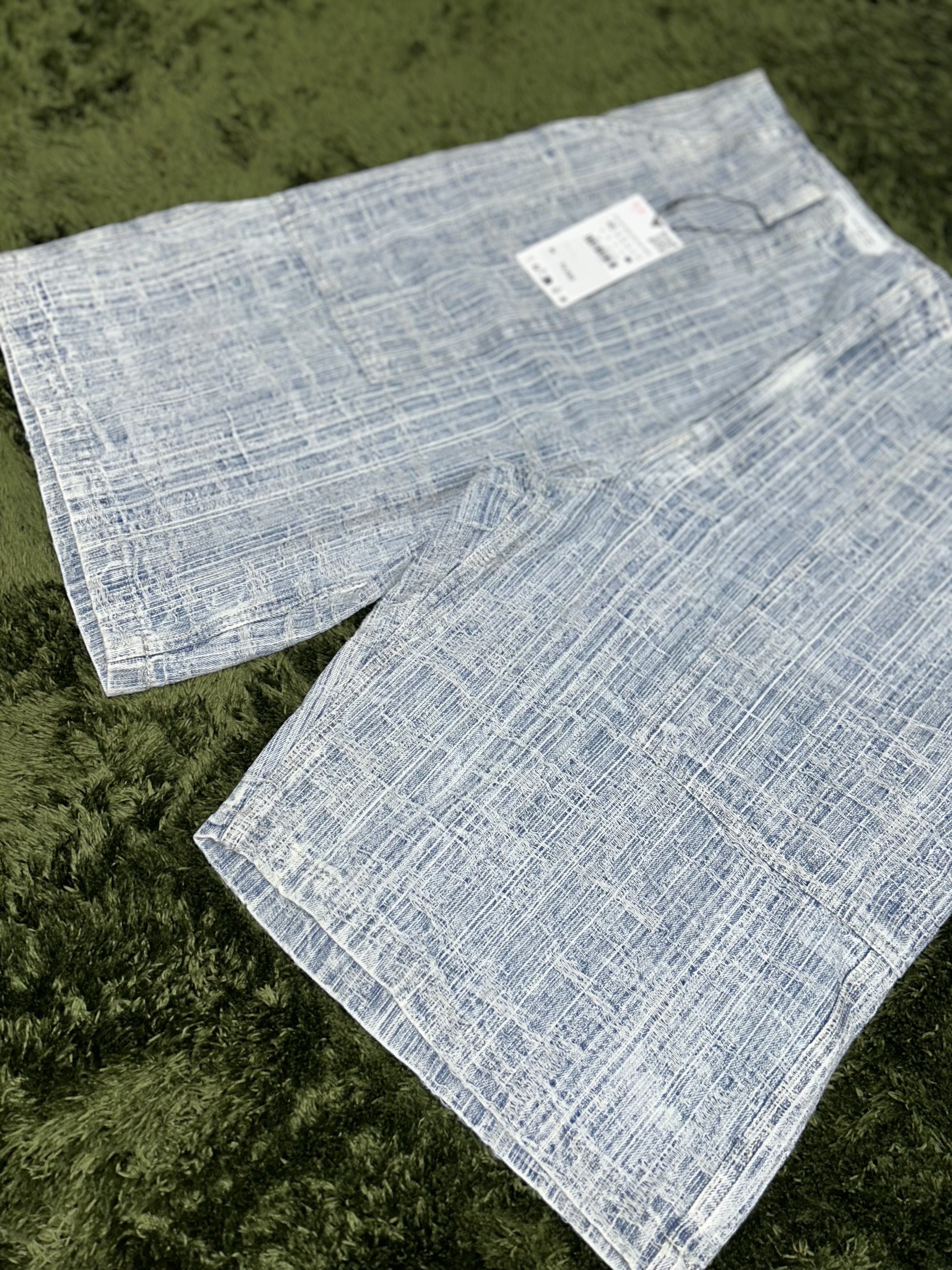 Zara Jacquard Denim Bermuda Shorts Light Blue 착용 스타일 - 5