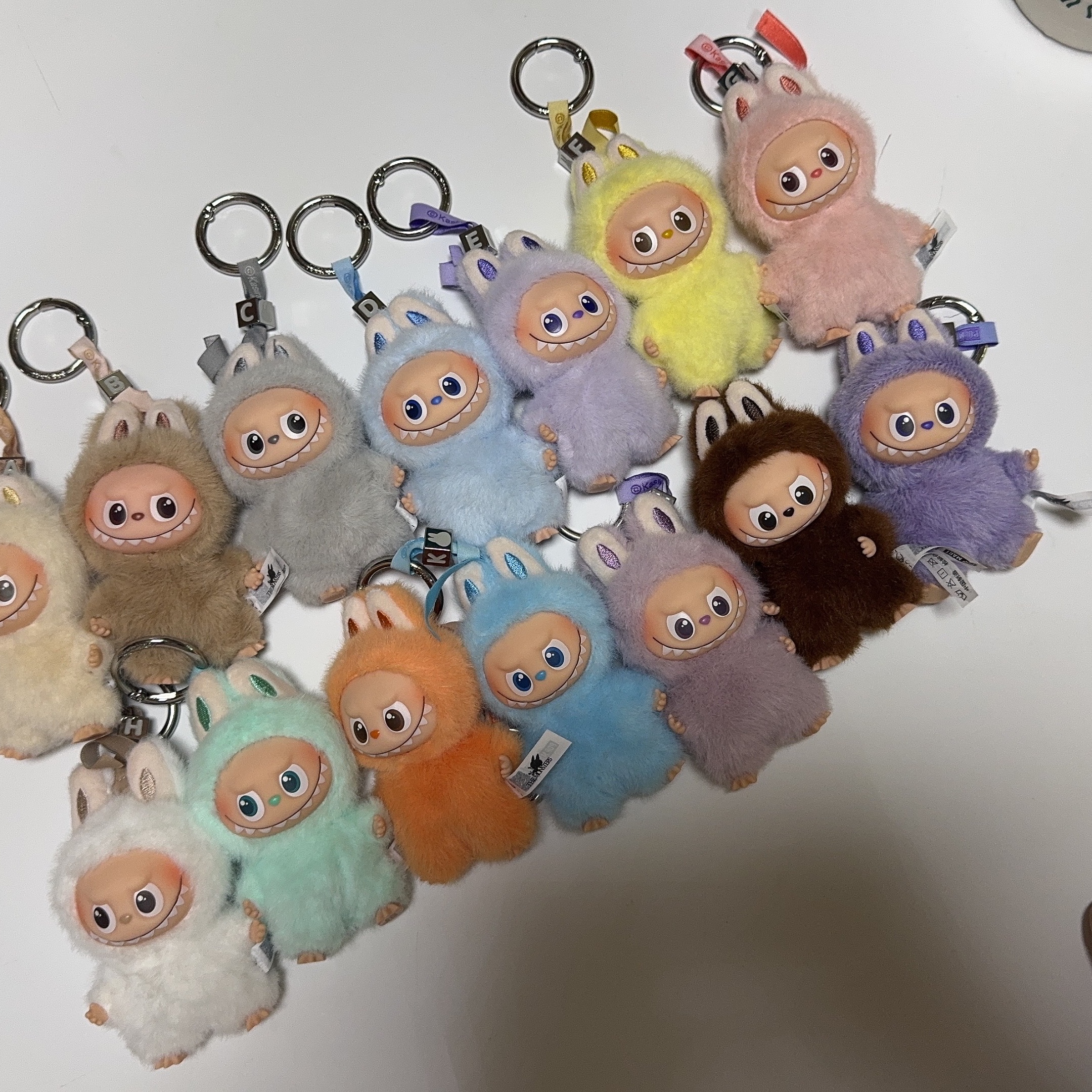 Pop Mart Labubu The Monsters Pin For Love Series Vinyl Plush Pendant Sealed Case (A-M) (14 Blind Boxes), Pop Mart Labubu The Monsters Pin For Love Series Vinyl Plush Pendant (A-M) A (Opened Case) 착용 스타일