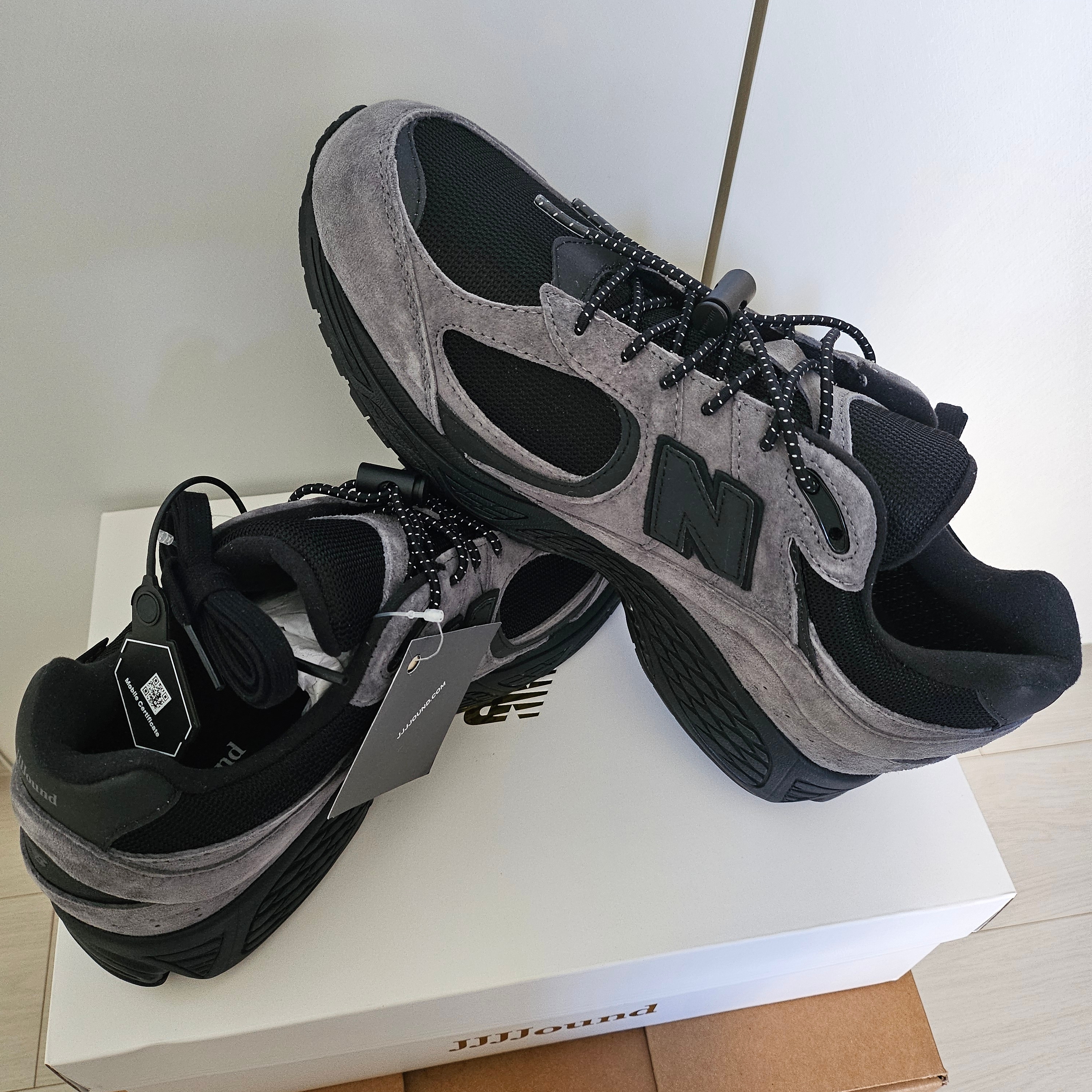 New Balance x JJJJound 2002R Gore-Tex Charcoal 착용 스타일