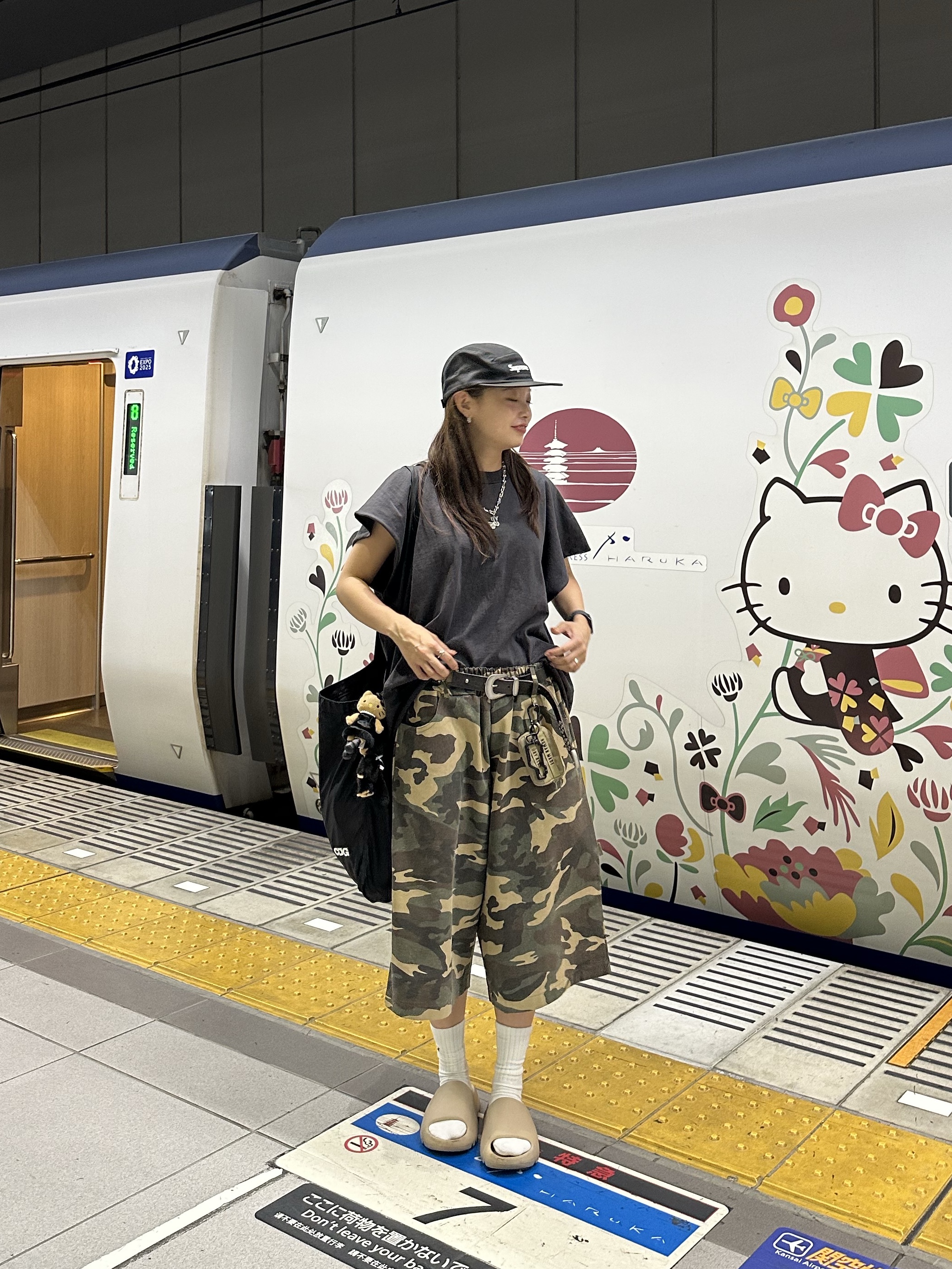 SLOW RECORD HOUSE Carpenter Bermuda Wide Camo Pants Vintage Green, CDG Shoulder Bag 3 Black 착용 스타일 - 4