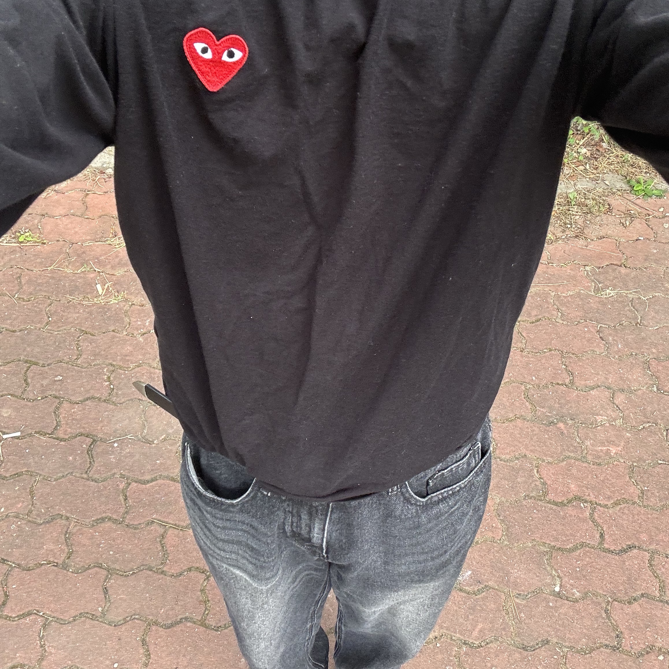 Play Comme des Garcons LS T-Shirt Black 착용 스타일 - 2